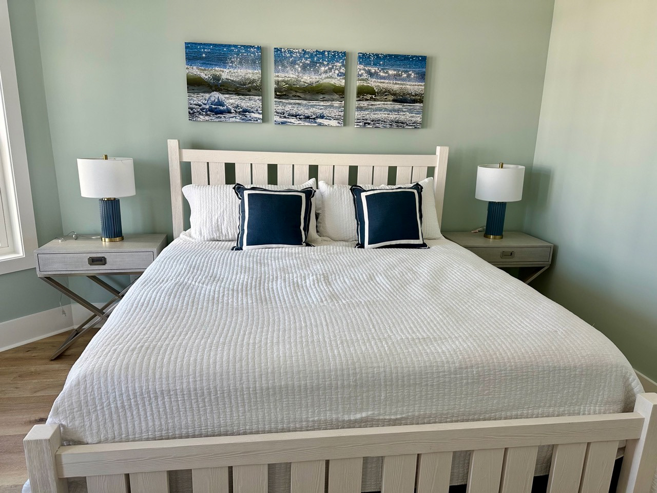 Guest bedroom, Triptych with three 20x20 canvas prints