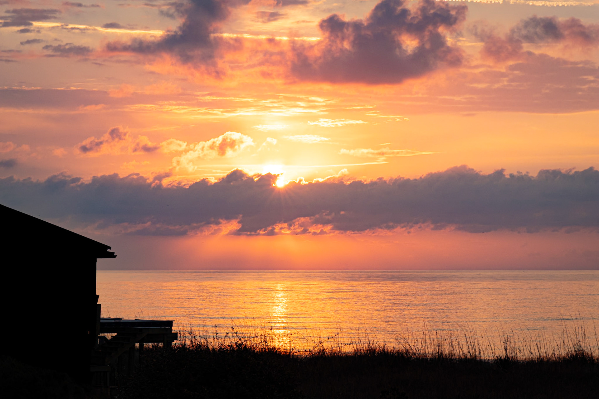 Sunrise 70, OIB east end