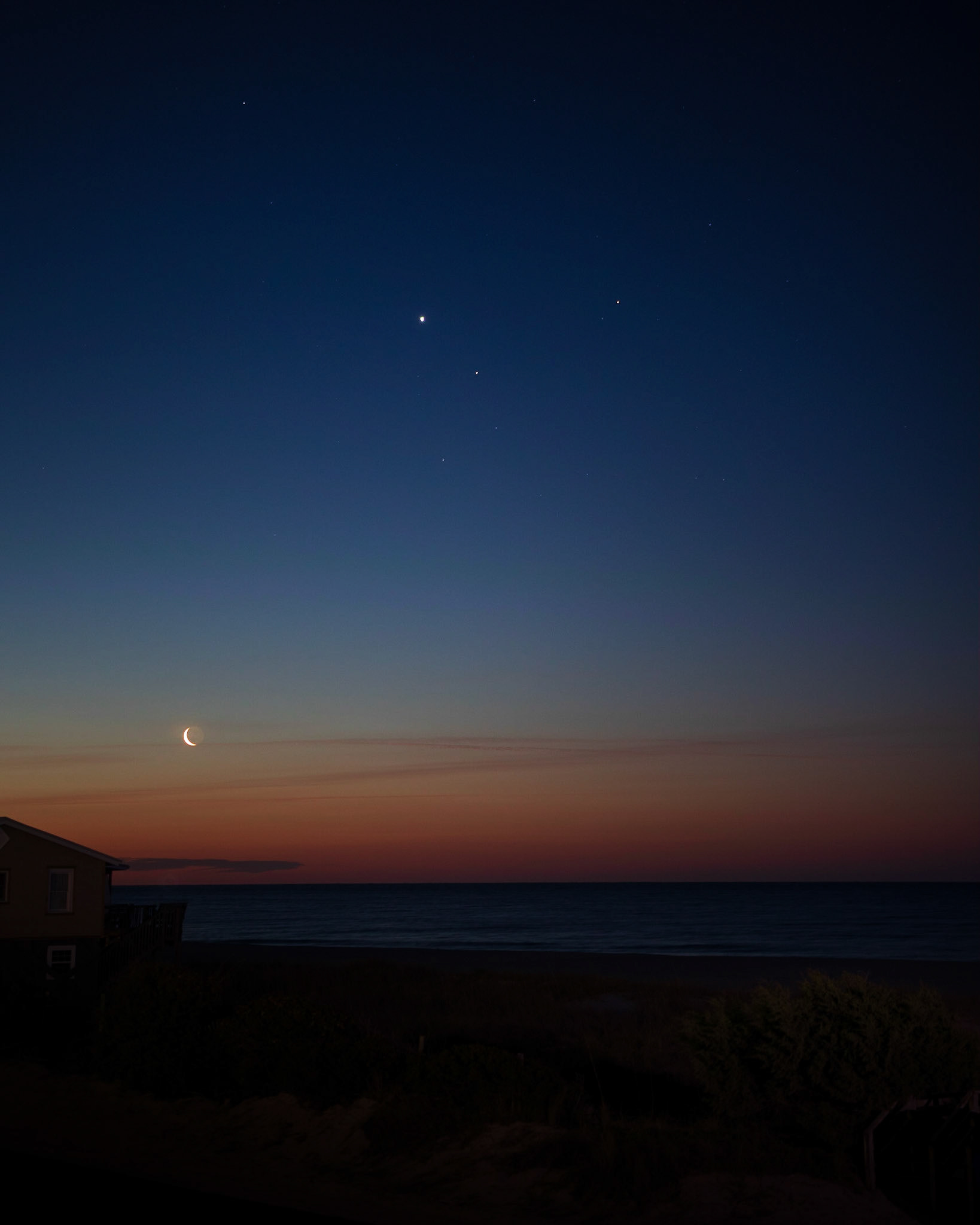 Crescent moon 4, OIB East end