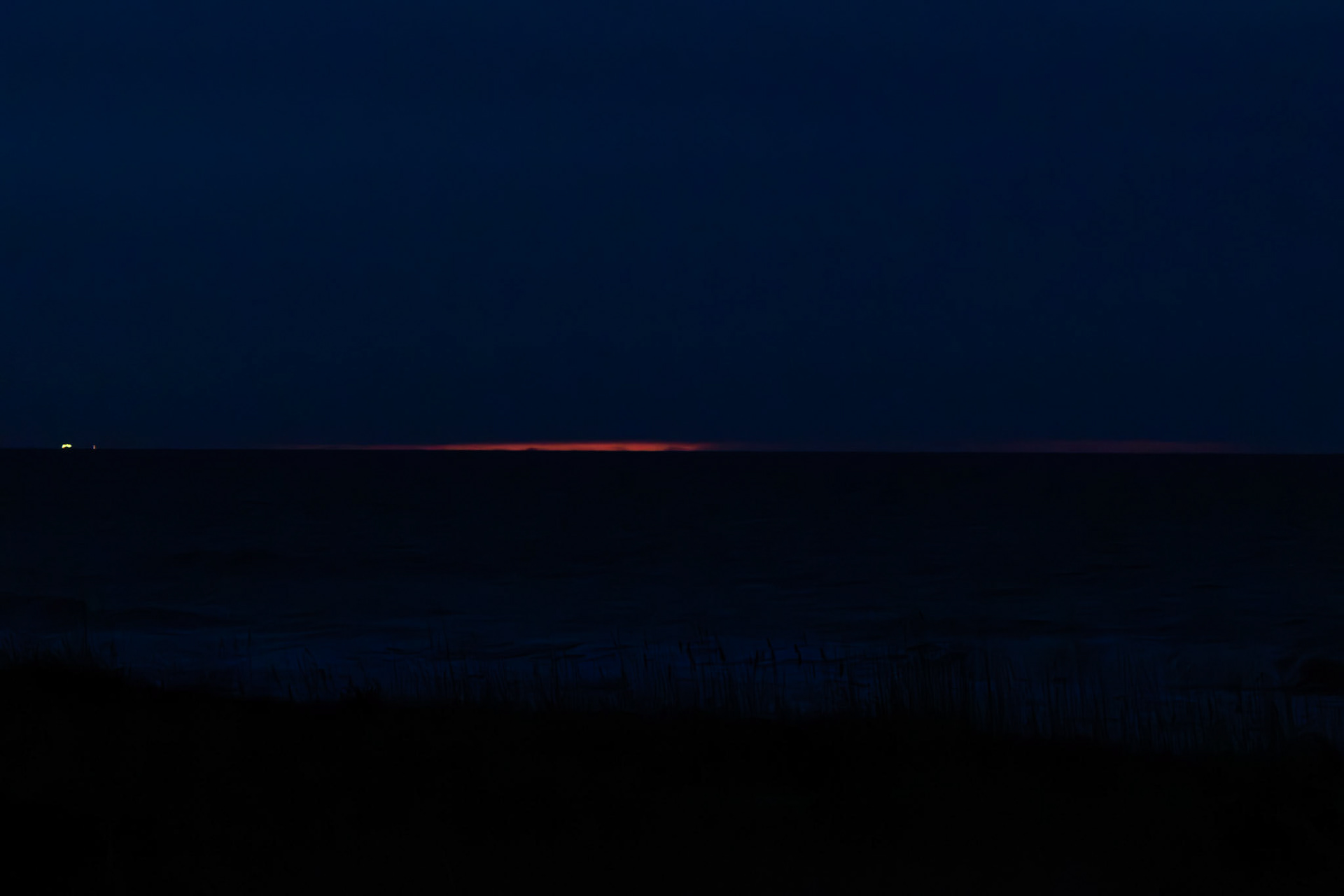 Sunrise 21.5, OIB east end