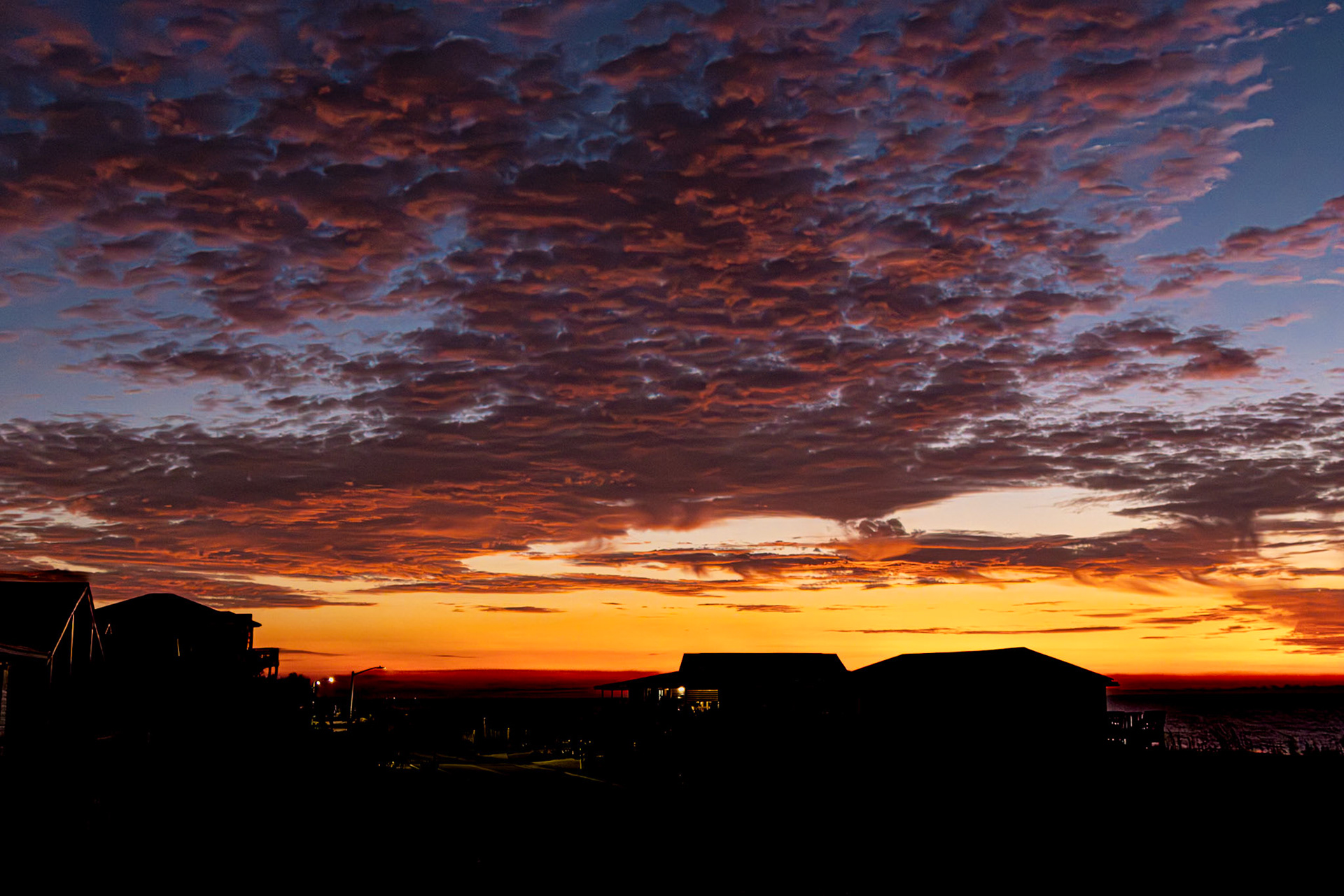 Sunrise 51, OIB east end