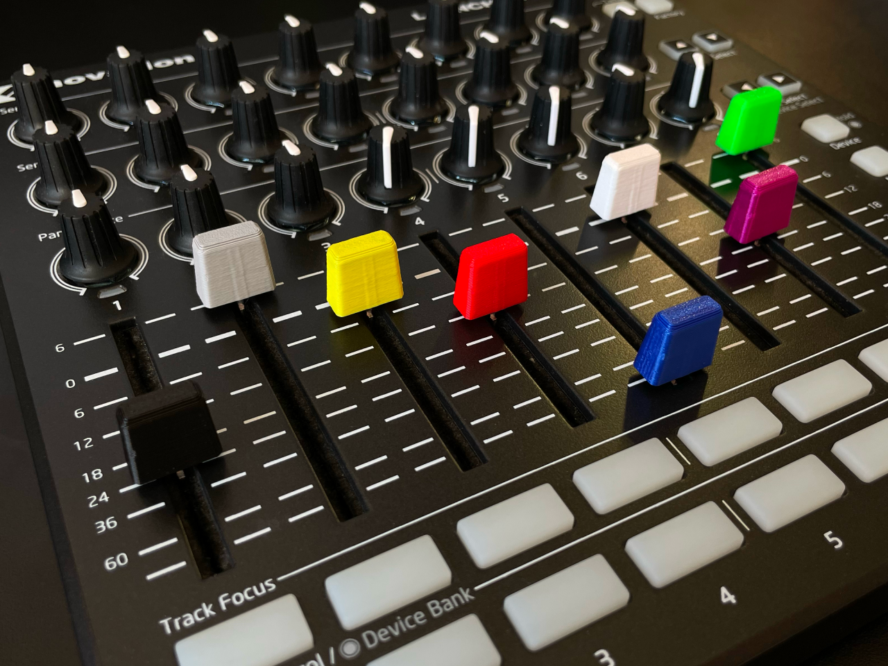 NOVATION LAUNCH CONTROL MK2 FADER
