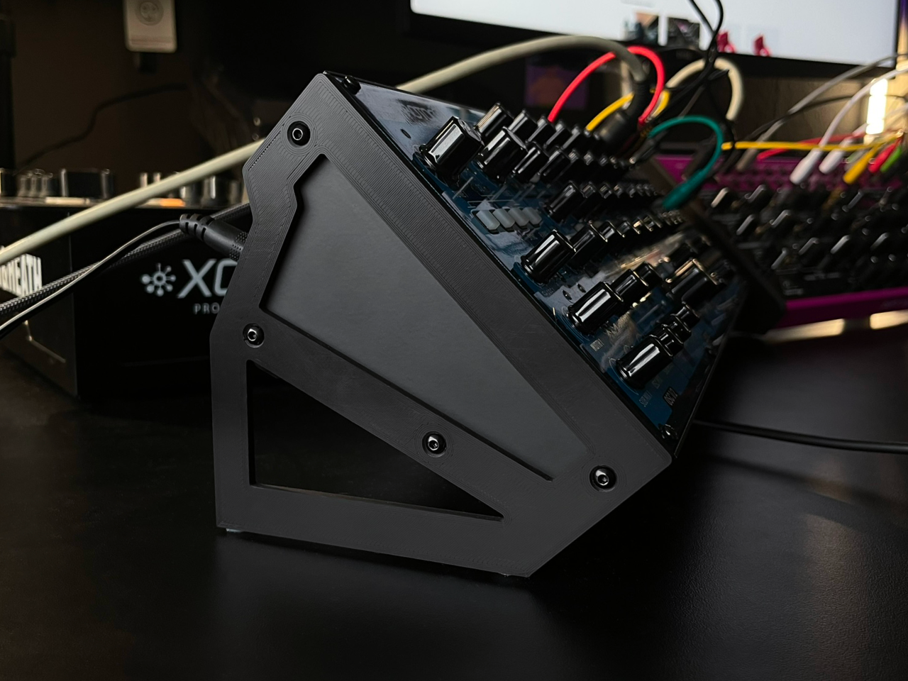 BEHRINGER PROTON DESK STAND