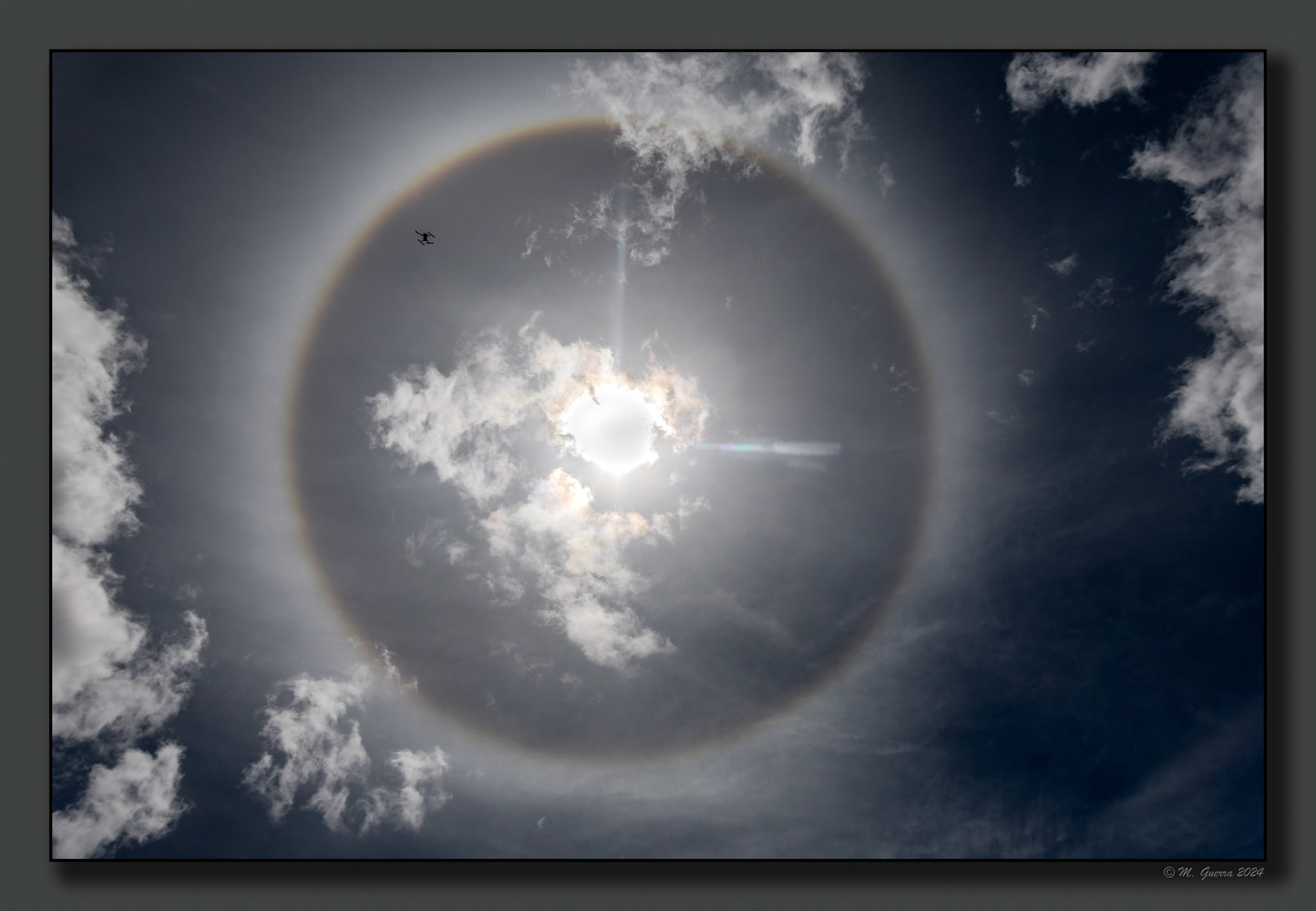 Halo en el sol y el dron de Fernando en Almonacid de Toledo