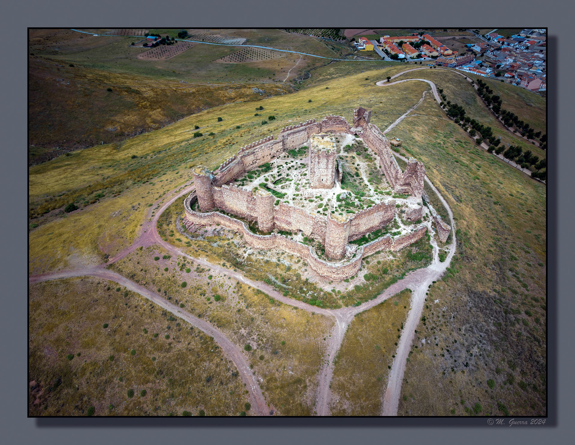 El castillo de Almonacid de Toledo desde el dron