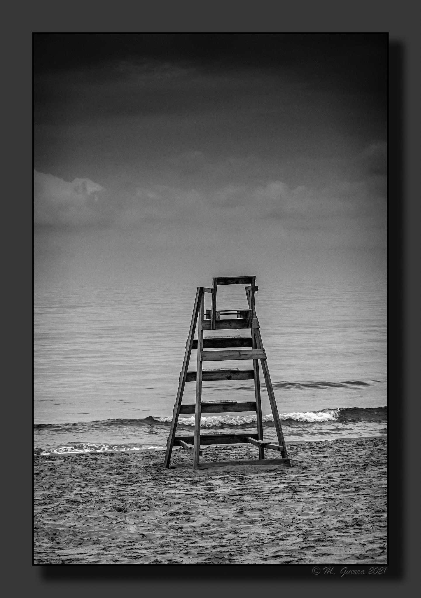 Silla de salvavidas en la playa de Calpe