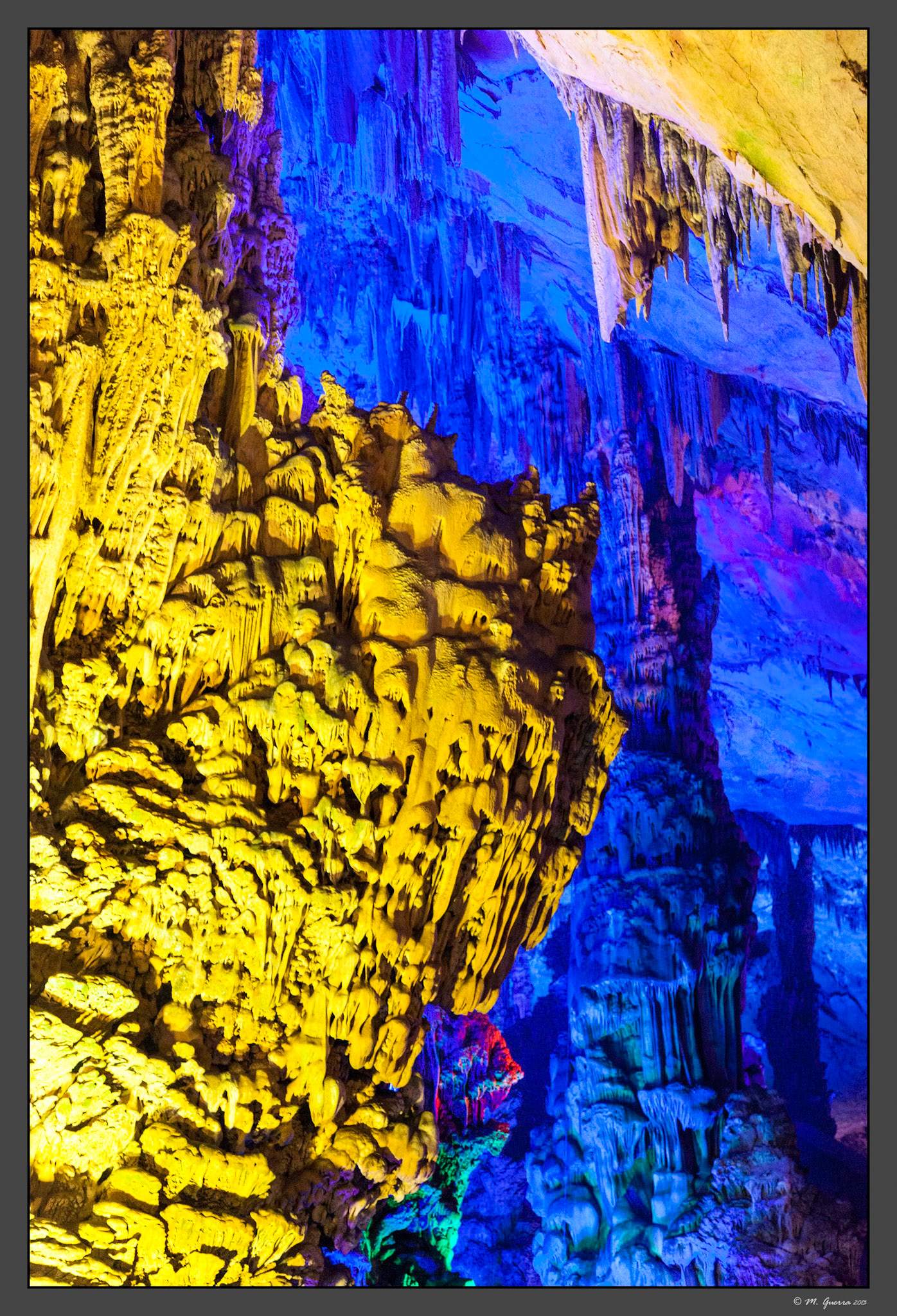 La Cueva de la Flauta de Caña en Guilin. Ampliar