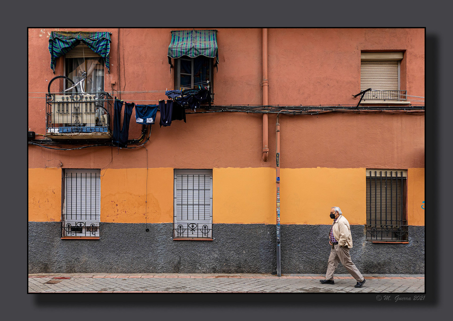 Hombre paseando