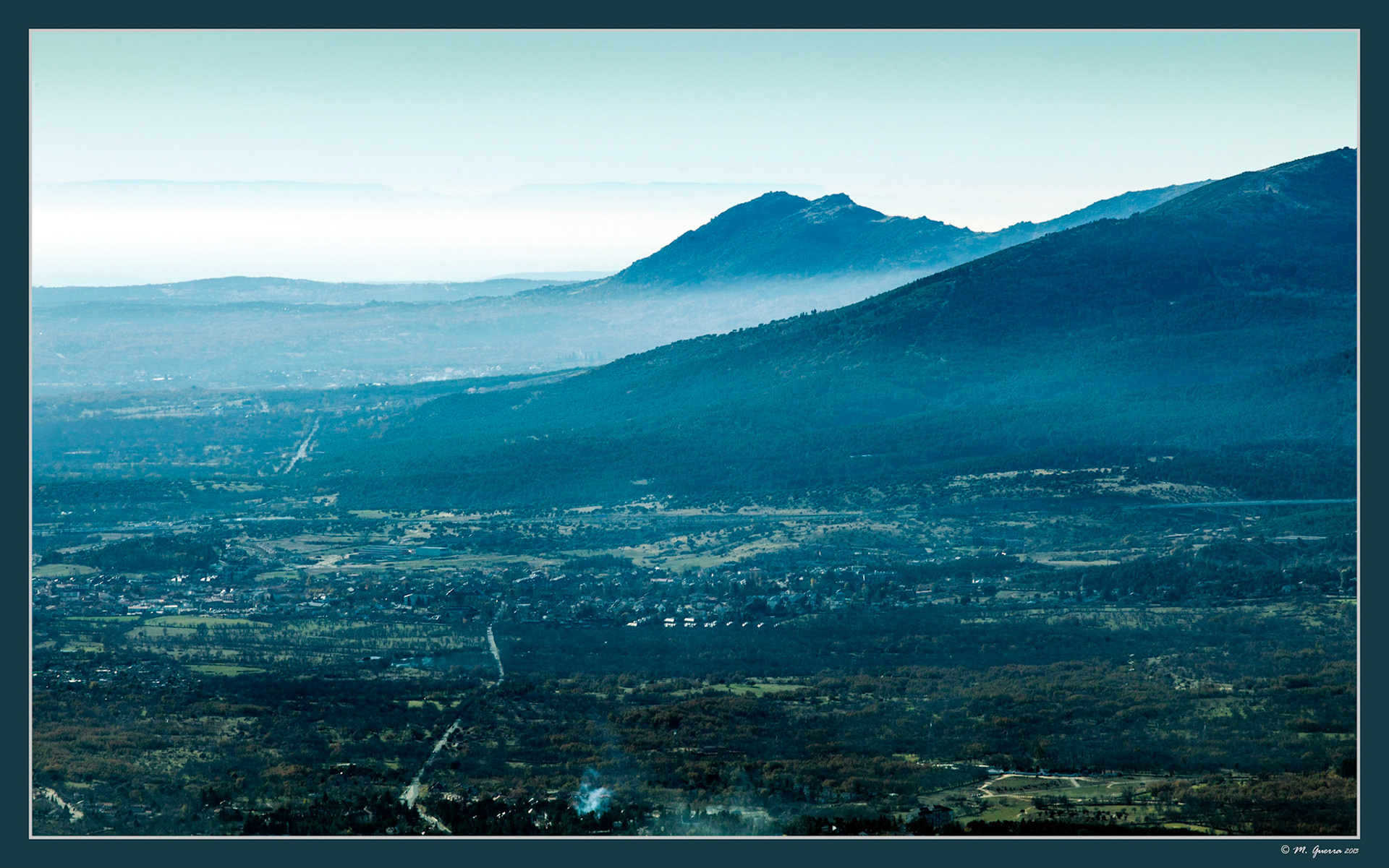Vistas de la sierra de Madrid desde el mirador de Luis Rosales en el valle de la Fuenfría. Ampliar