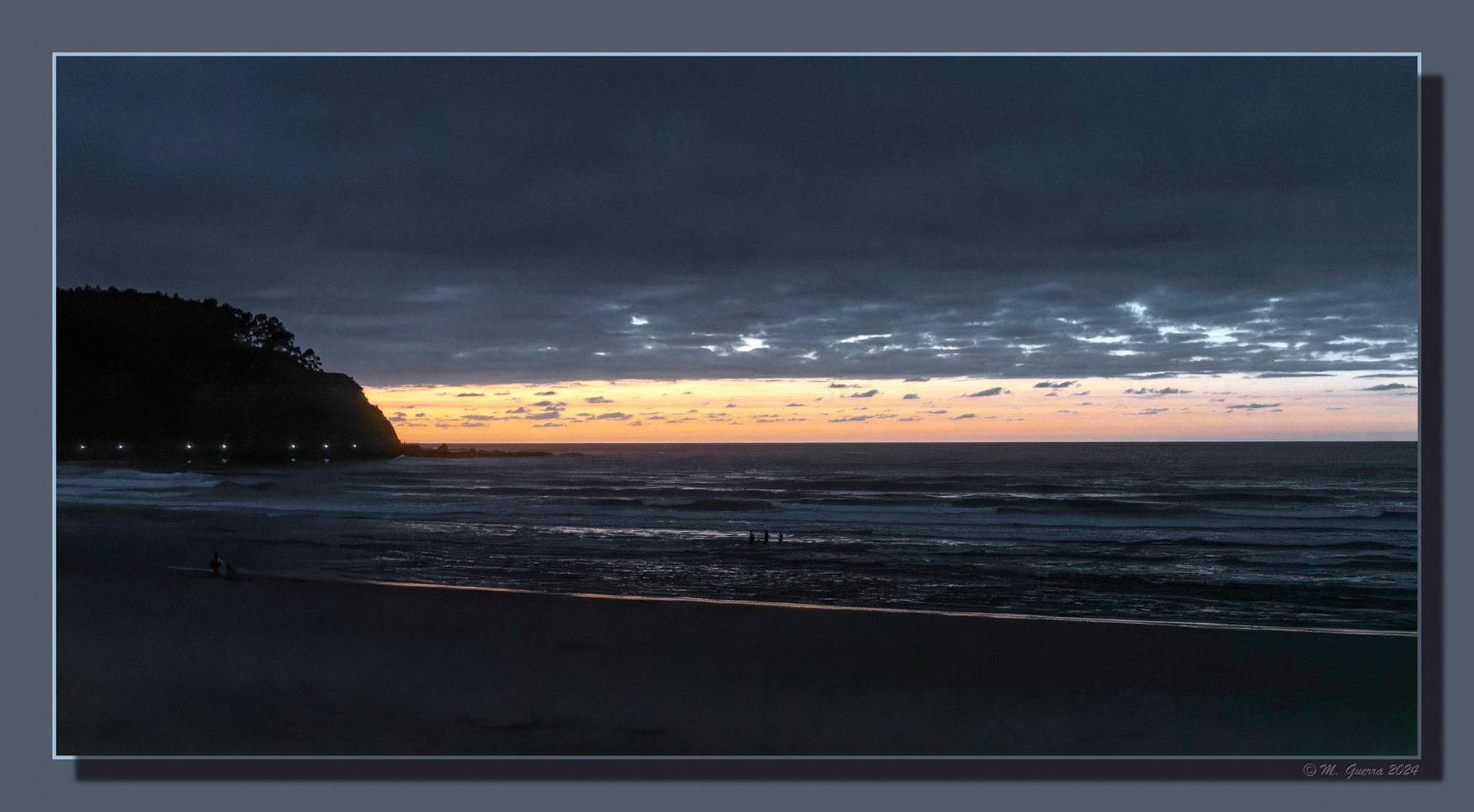 Atardecer en la playa de Ribadesella