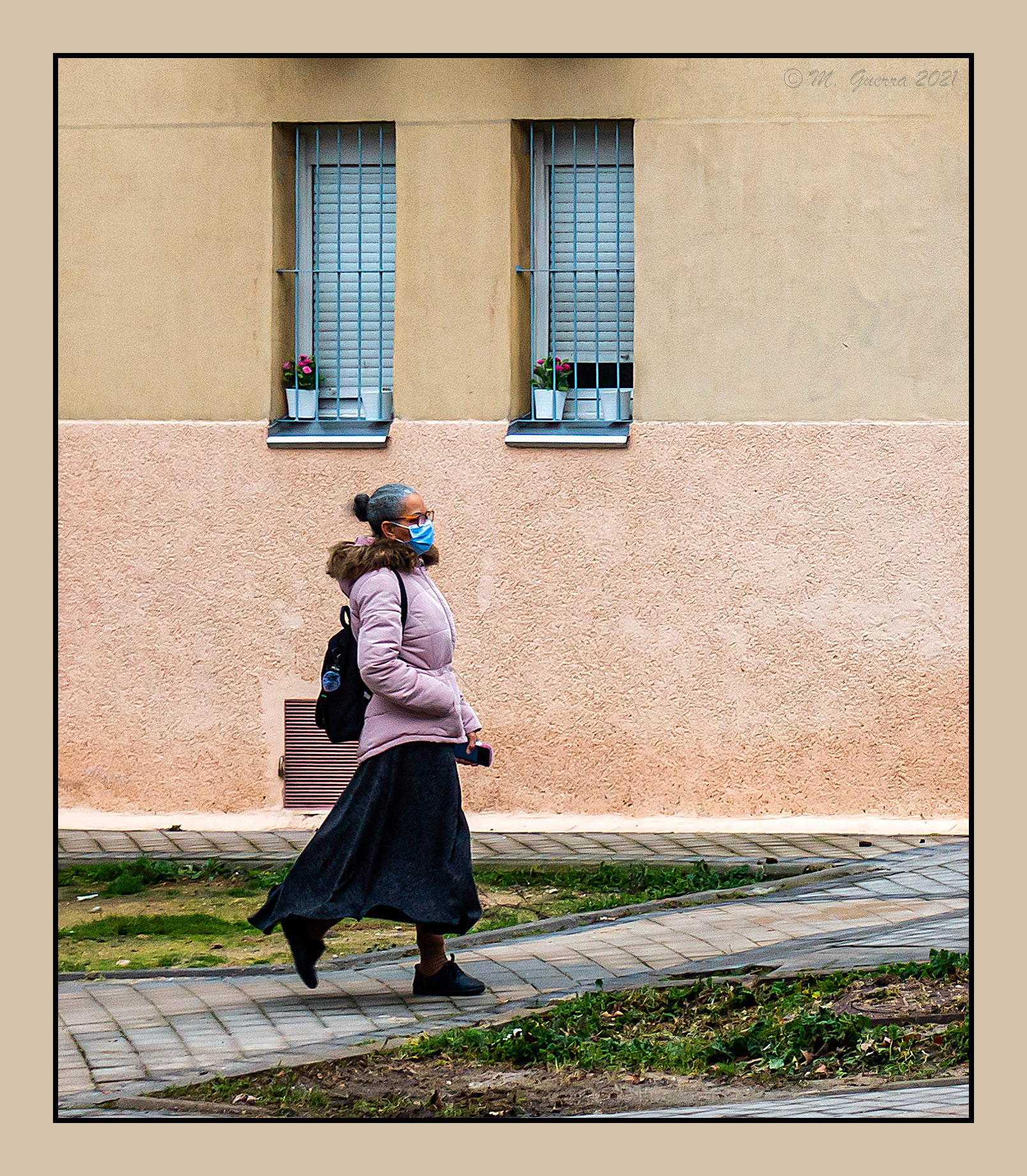 Mujer paseando