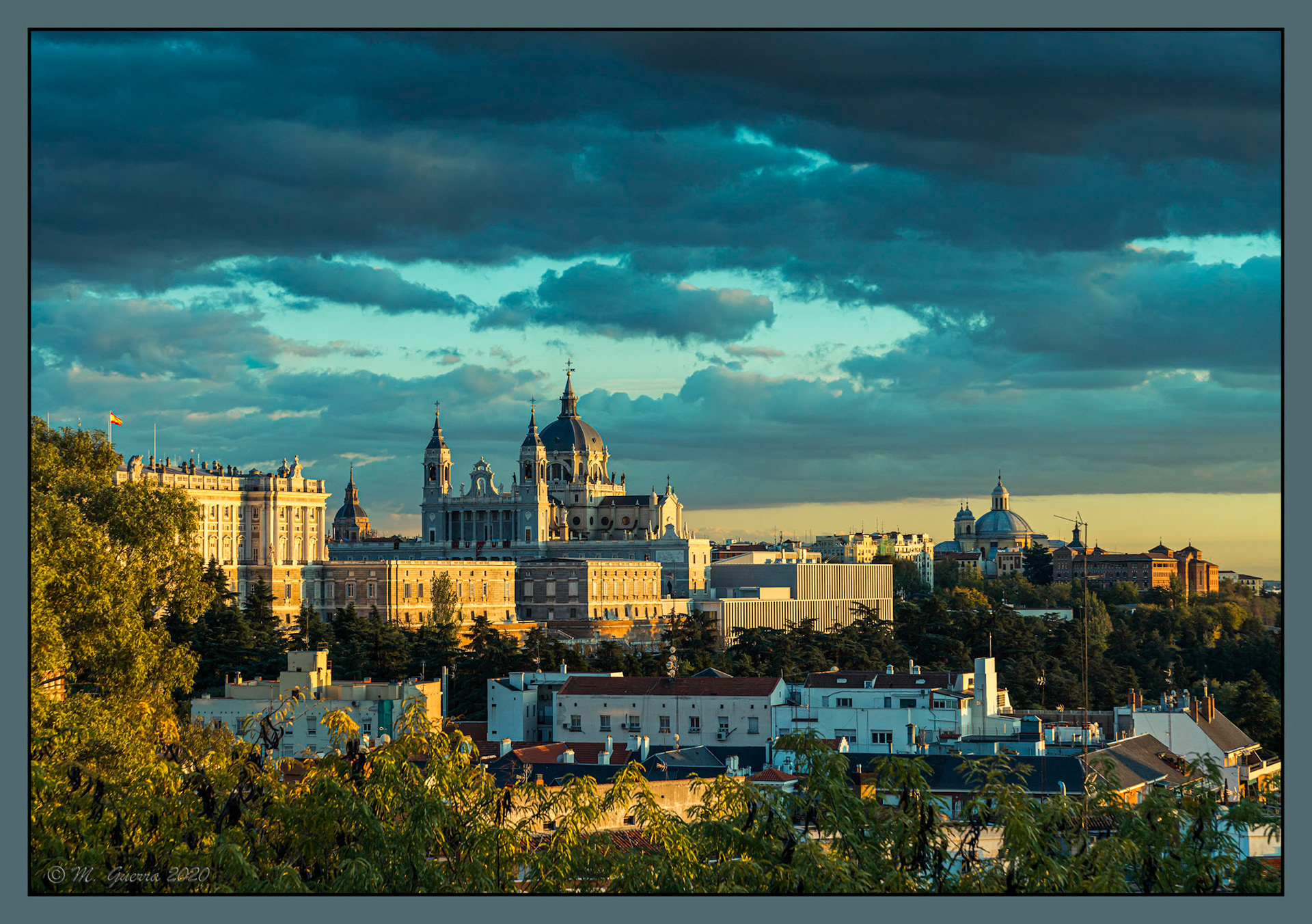 La Catedral de la Almudena al atardecer