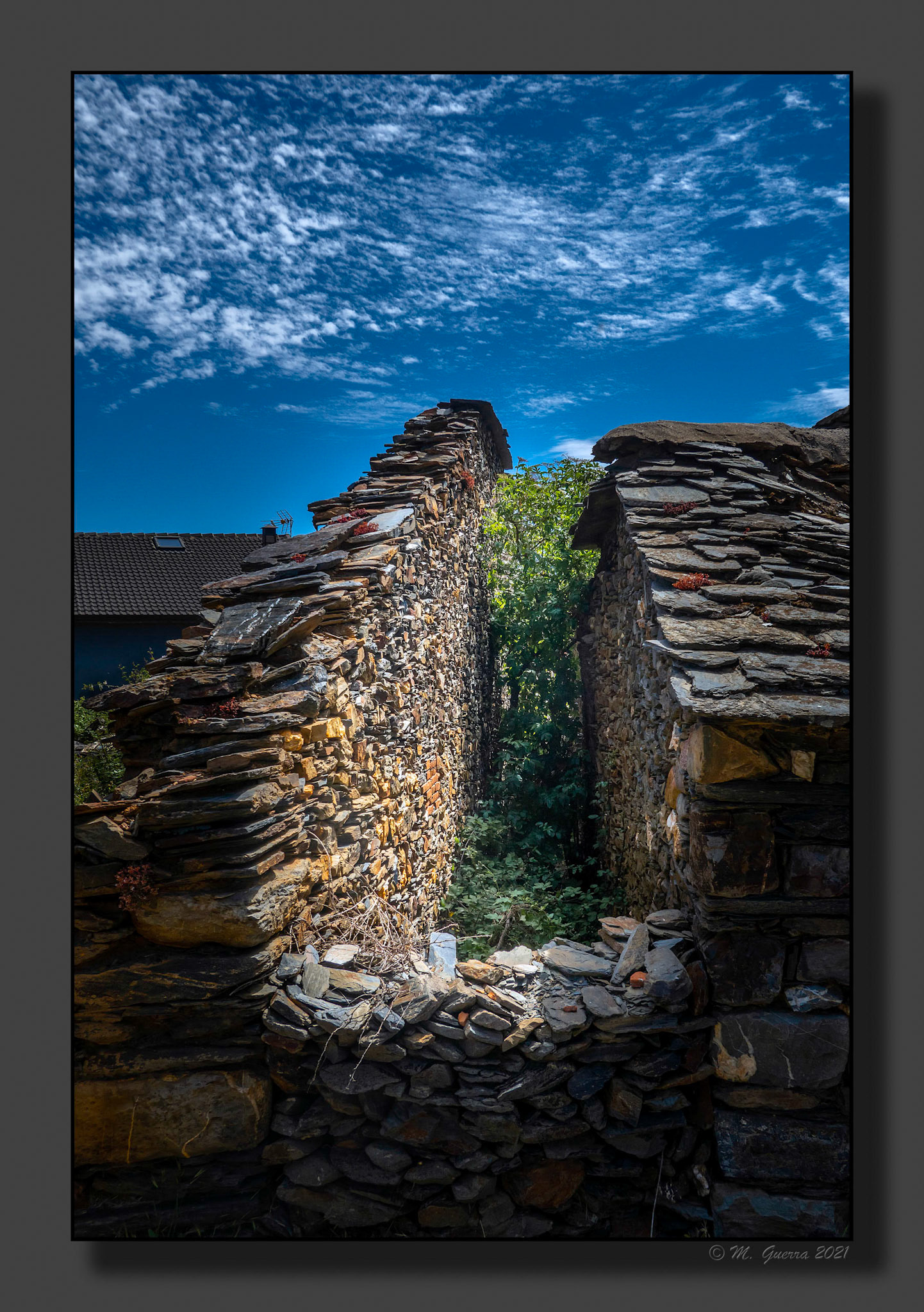 Pared y tejado de una casa de el Muyo