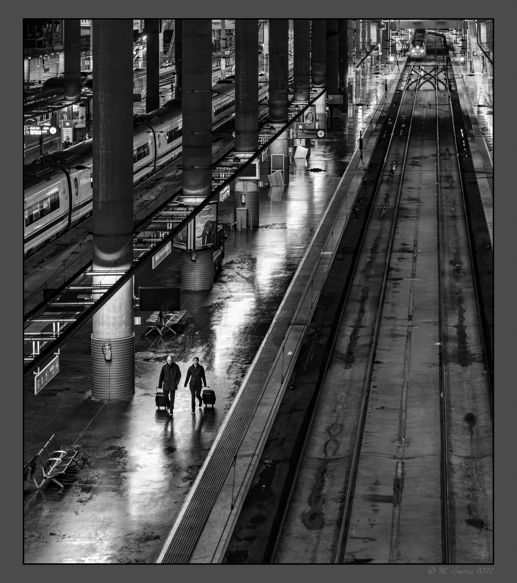 Vías de tren de la estación de Atocha. 100ASA