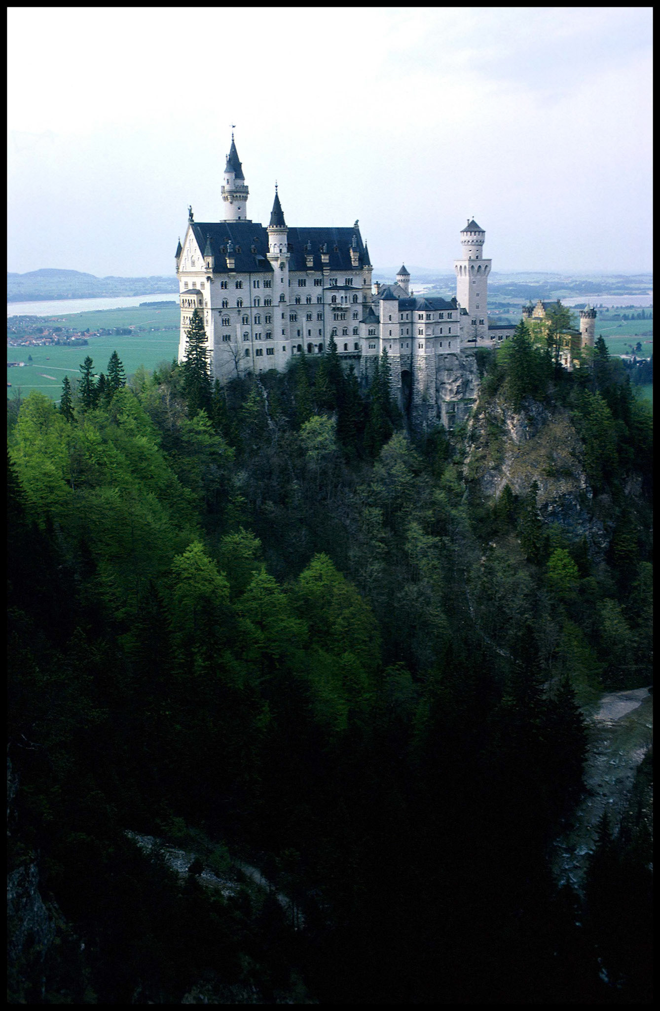 Castillo de Neuhanstein de Ludwig en Baviera, Alemania. Ampliar. 100ASA