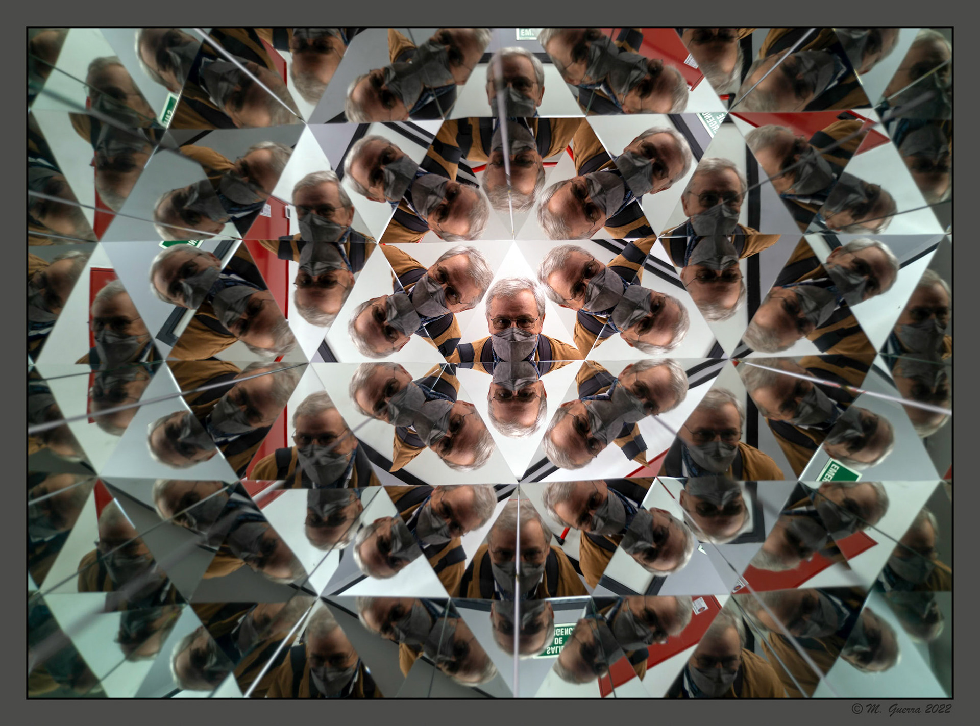 Caleidoscopio con Fernando Conde en el Museo de las Ilusiones de Madrid