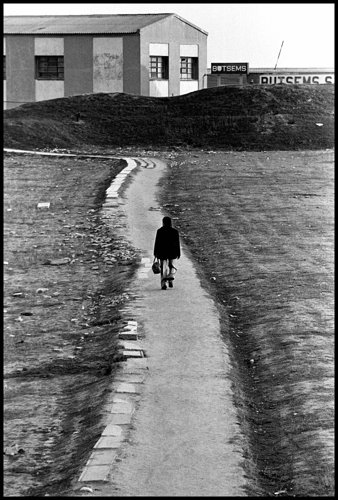 Un camino en Vallecas. Ampliar. 100ASA