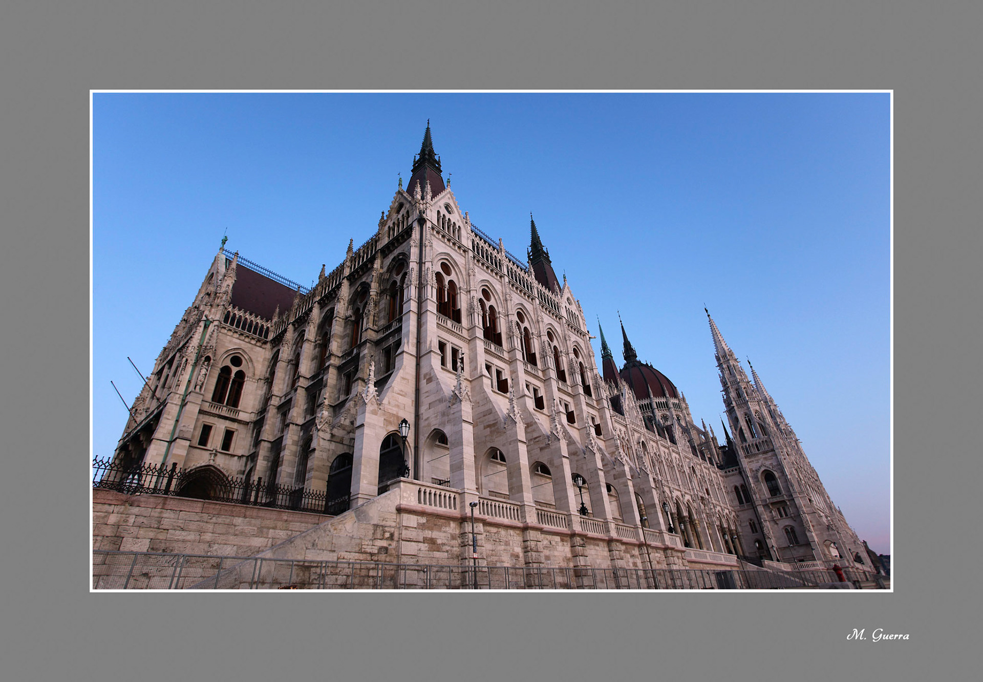 El parlamento de Budapest. Ampliar
