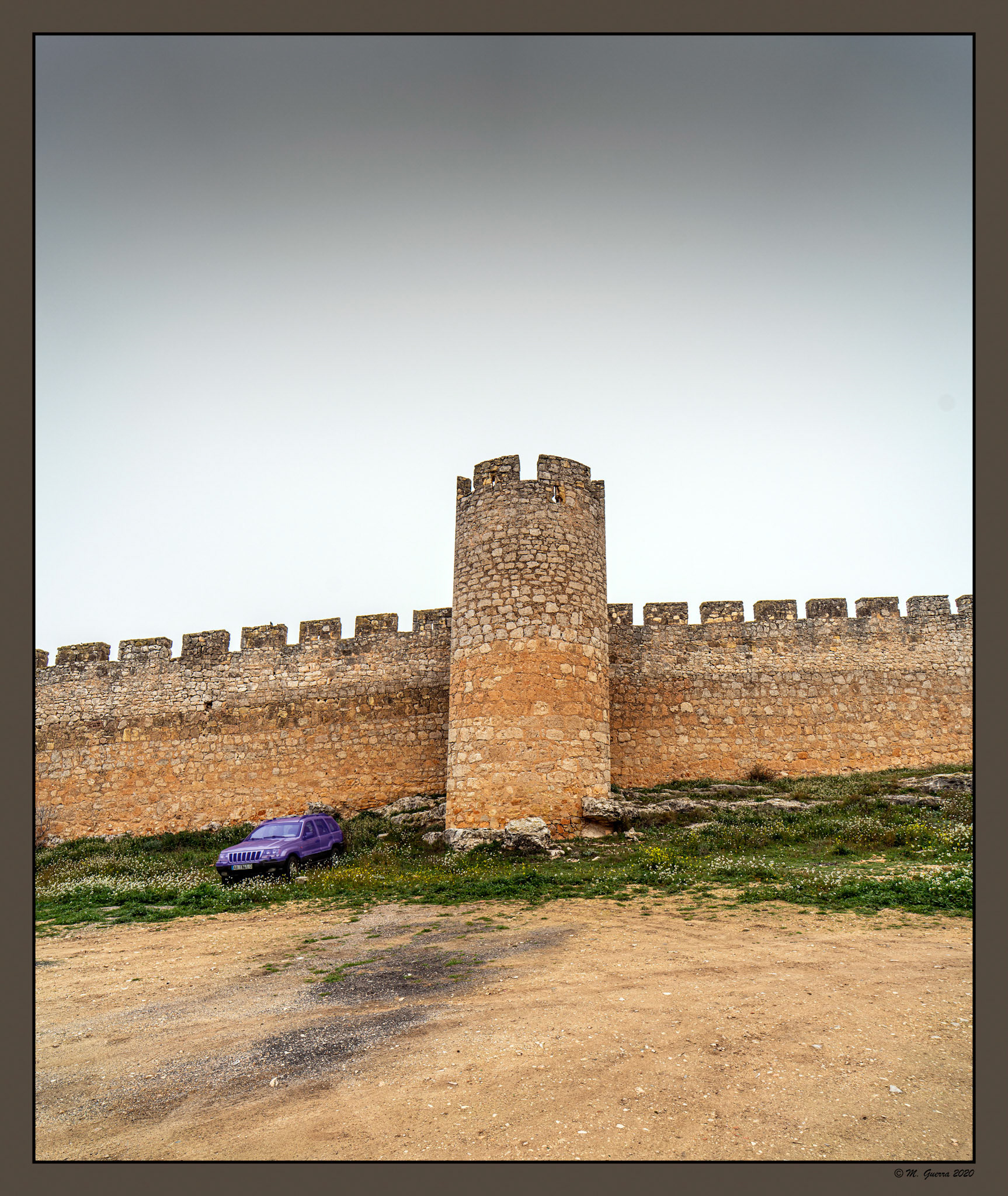 Muralla del castillo de Belmonte. Ampliar