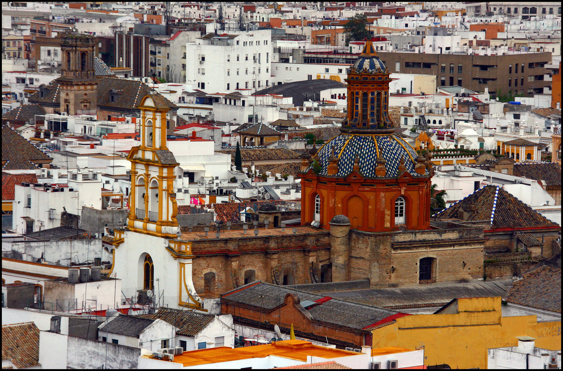 Iglesia en Sevilla. Ampliar