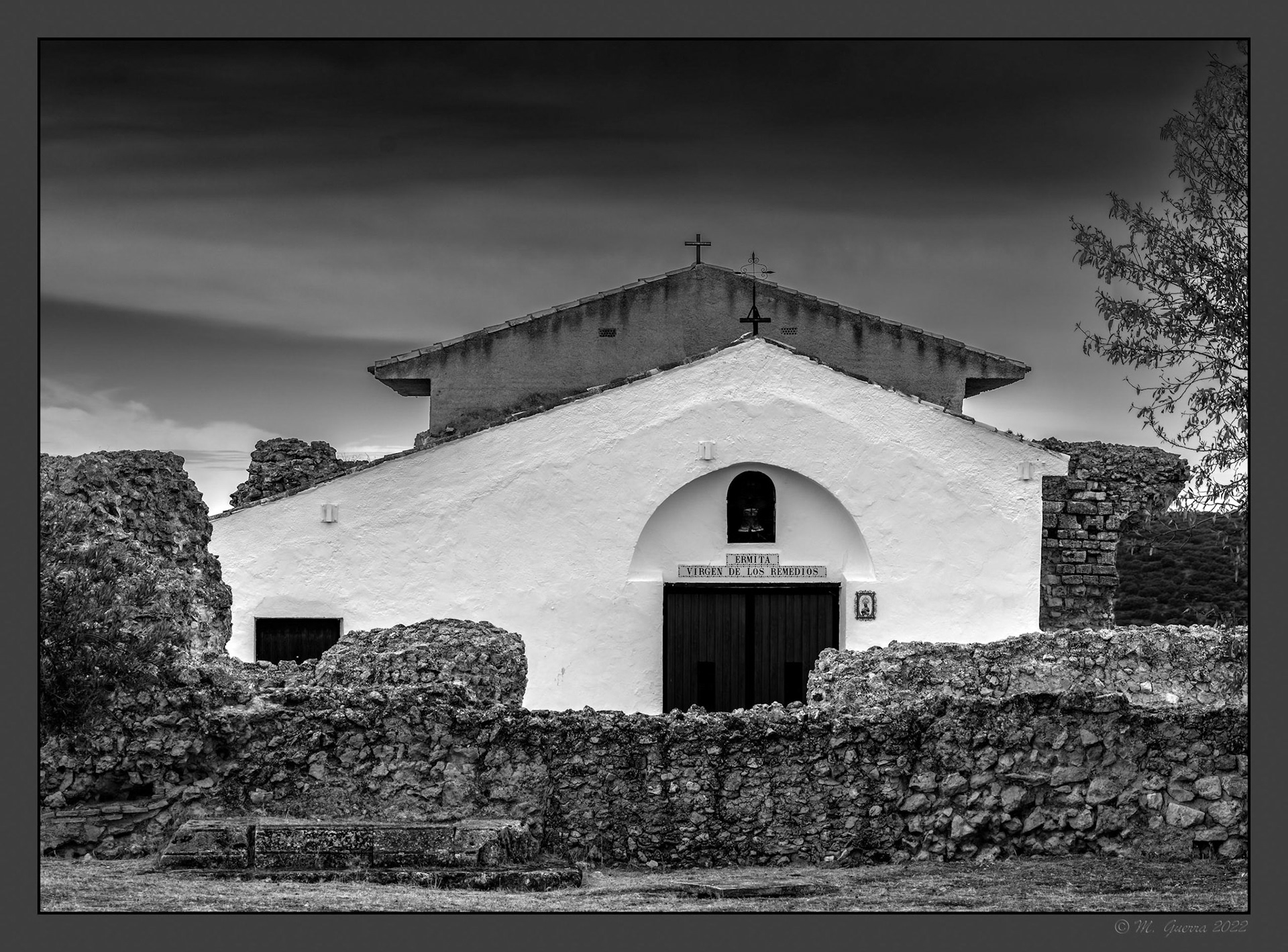 Ermita en las ruinas de Segóbriga