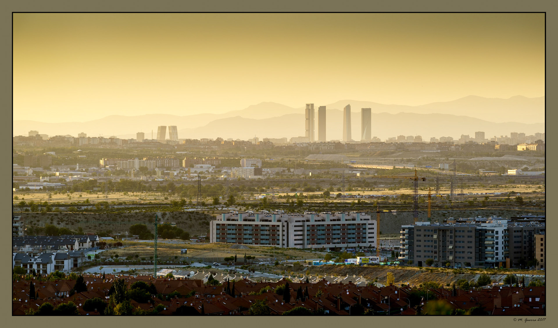 El skyline de Madrid desde Rivas. Ampliar