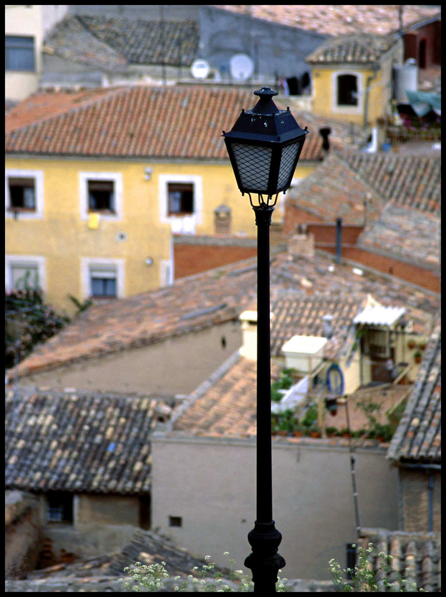 Farola en Toledo. Ampliar