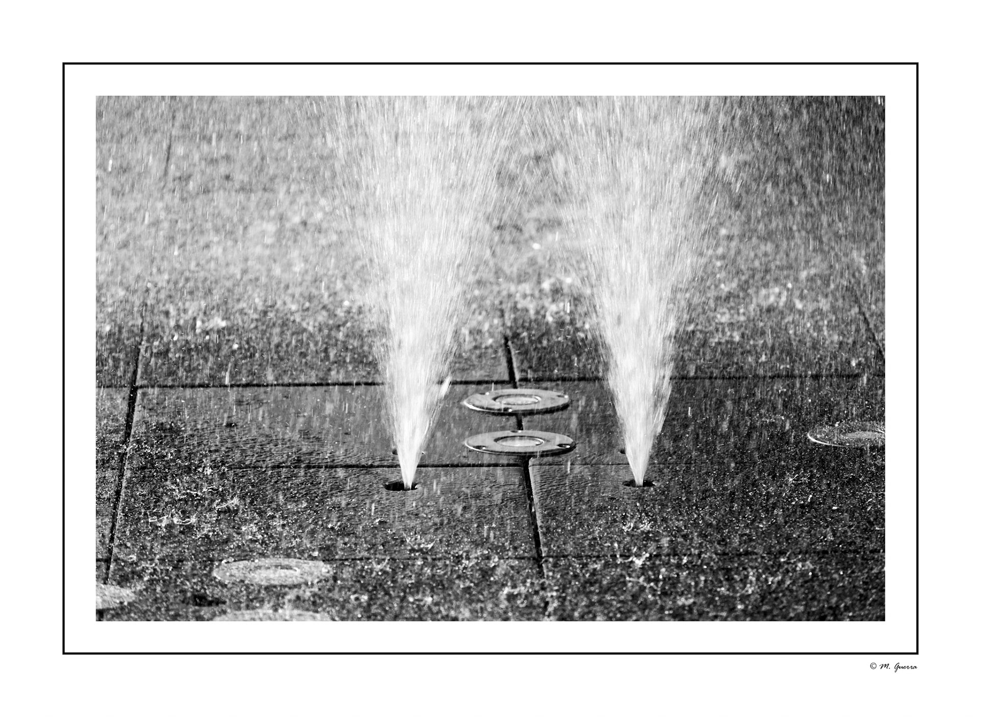 Fuente en el complejo de las torres de la Castellana en Madrid. Ampliar. Shutterstock posible. iStock posible