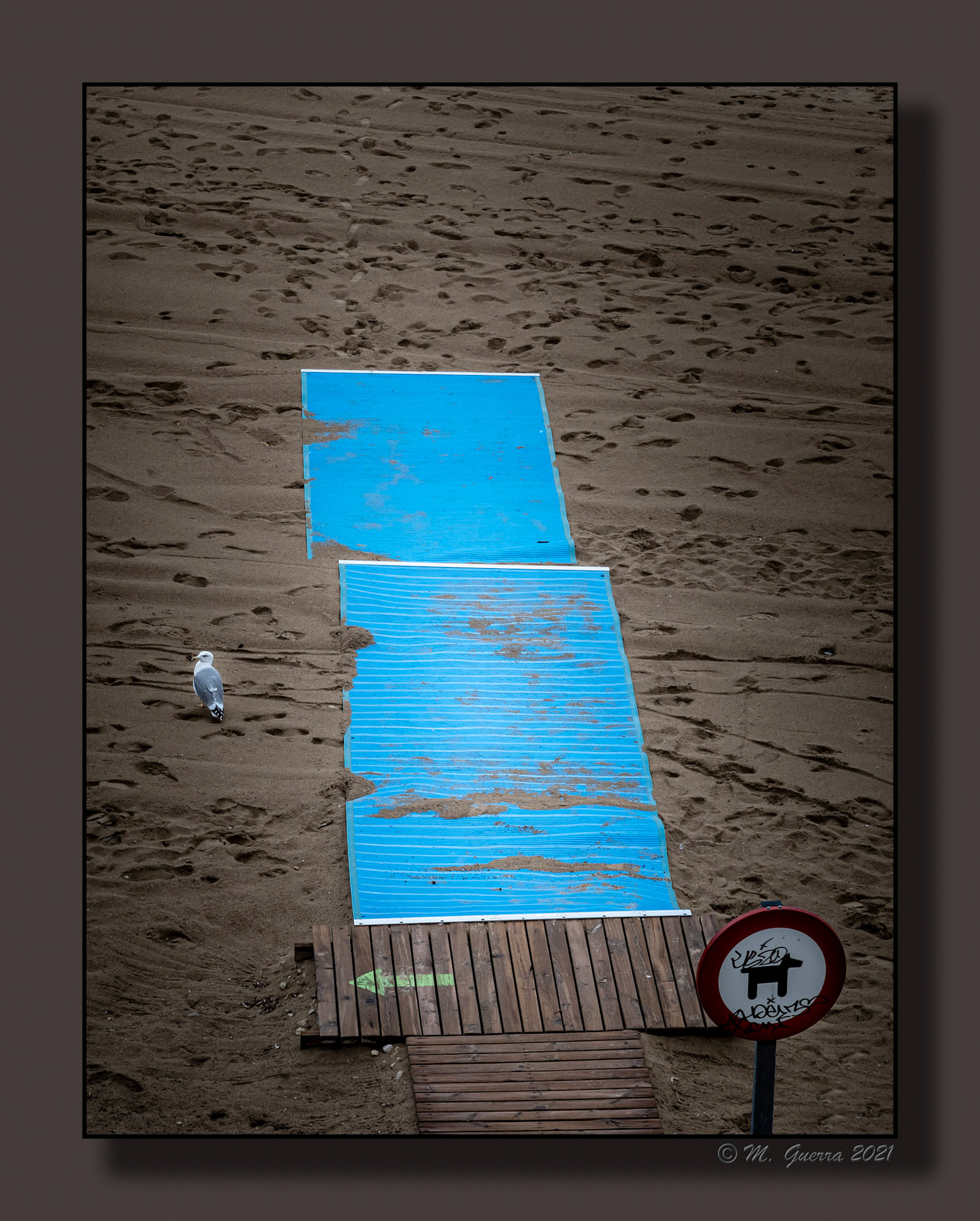 Plataforma de entrada a la playa de Calpe