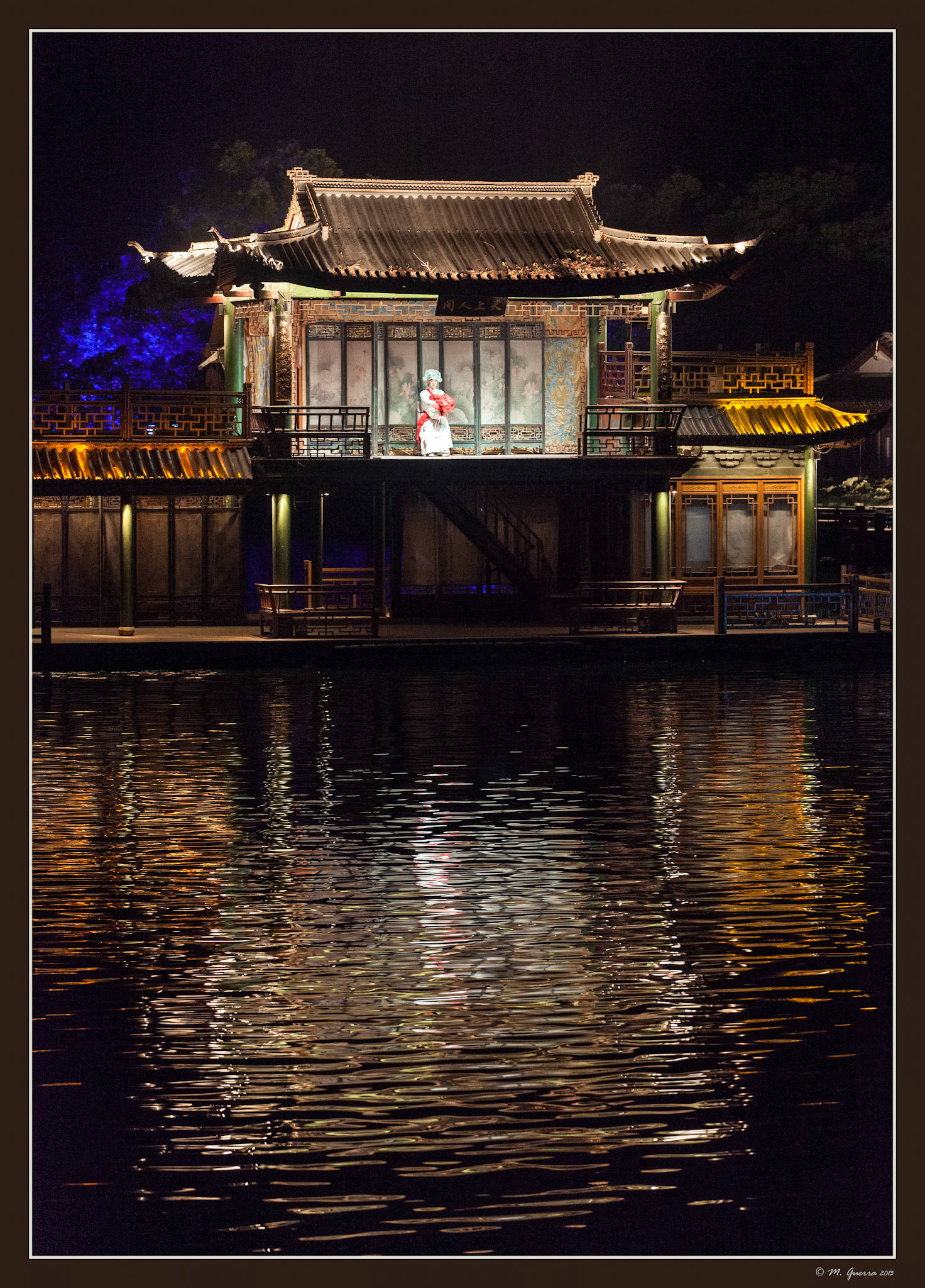 Espectáculo de luz, sonido, danza y una historia de amor en el lago Yuehu en Hangzhou. Ampliar