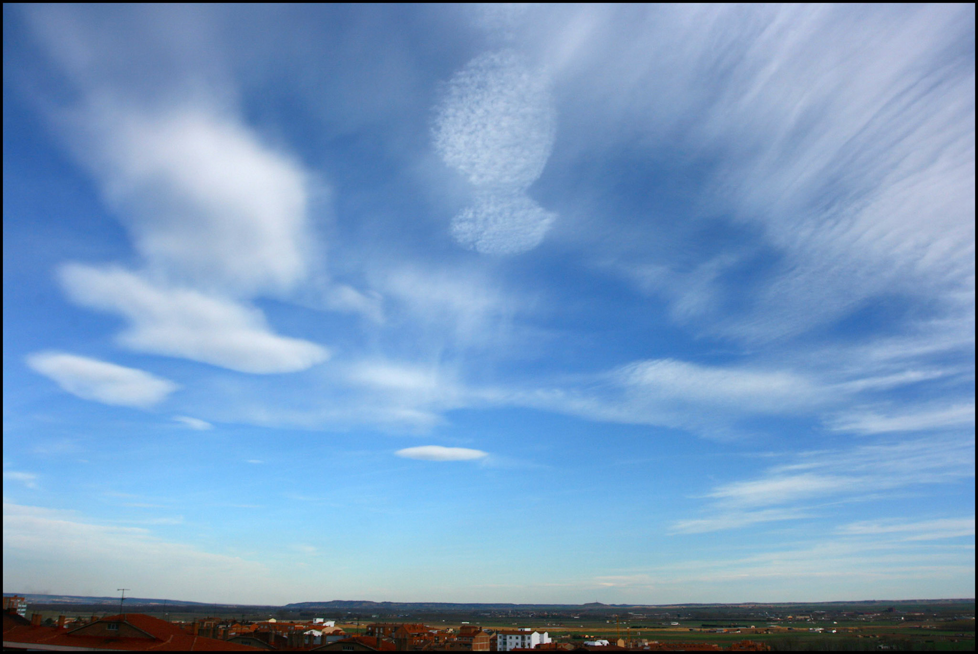 Nube en forma de zapato en Zamora. Ampliar