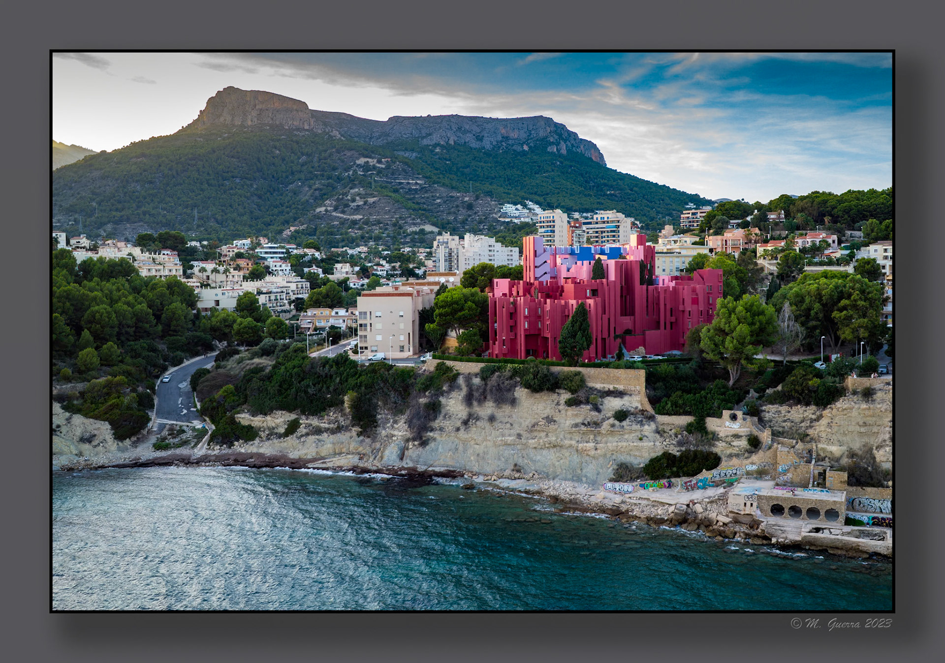 La urbanización de la Manzaneta de Bofill en Calpe desde el dron
