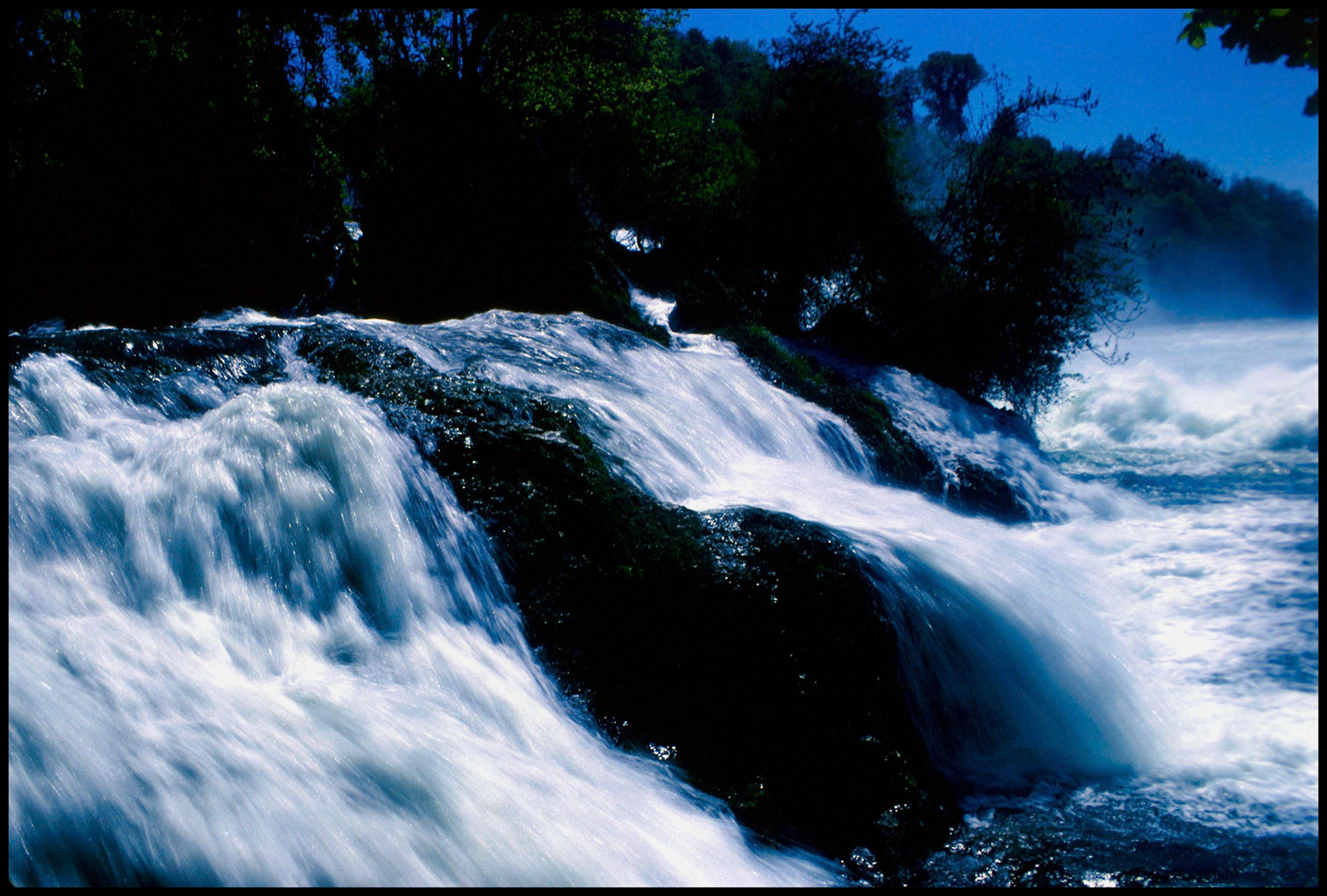 Cataratas en el Rhin en Alemania. Ampliar