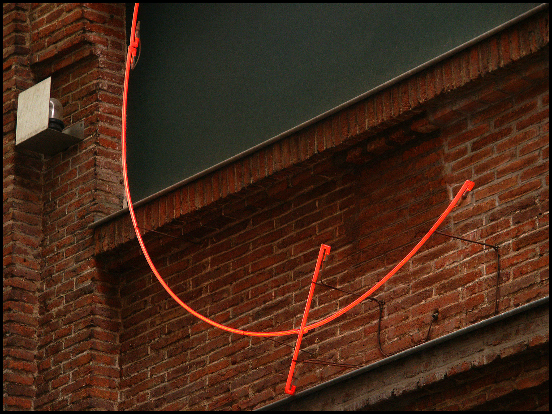 Neón en un bar de Madrid. Ampliar