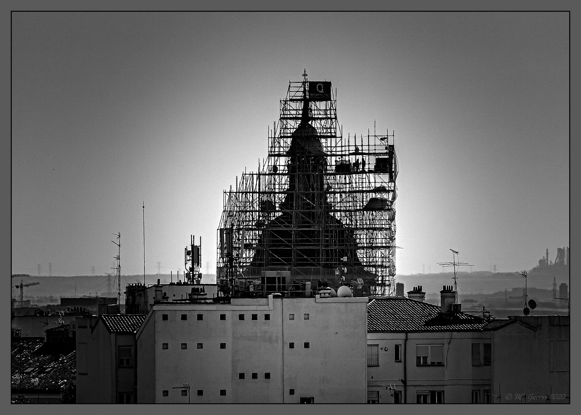 Cúpula de iglesia en obras. Ampliar