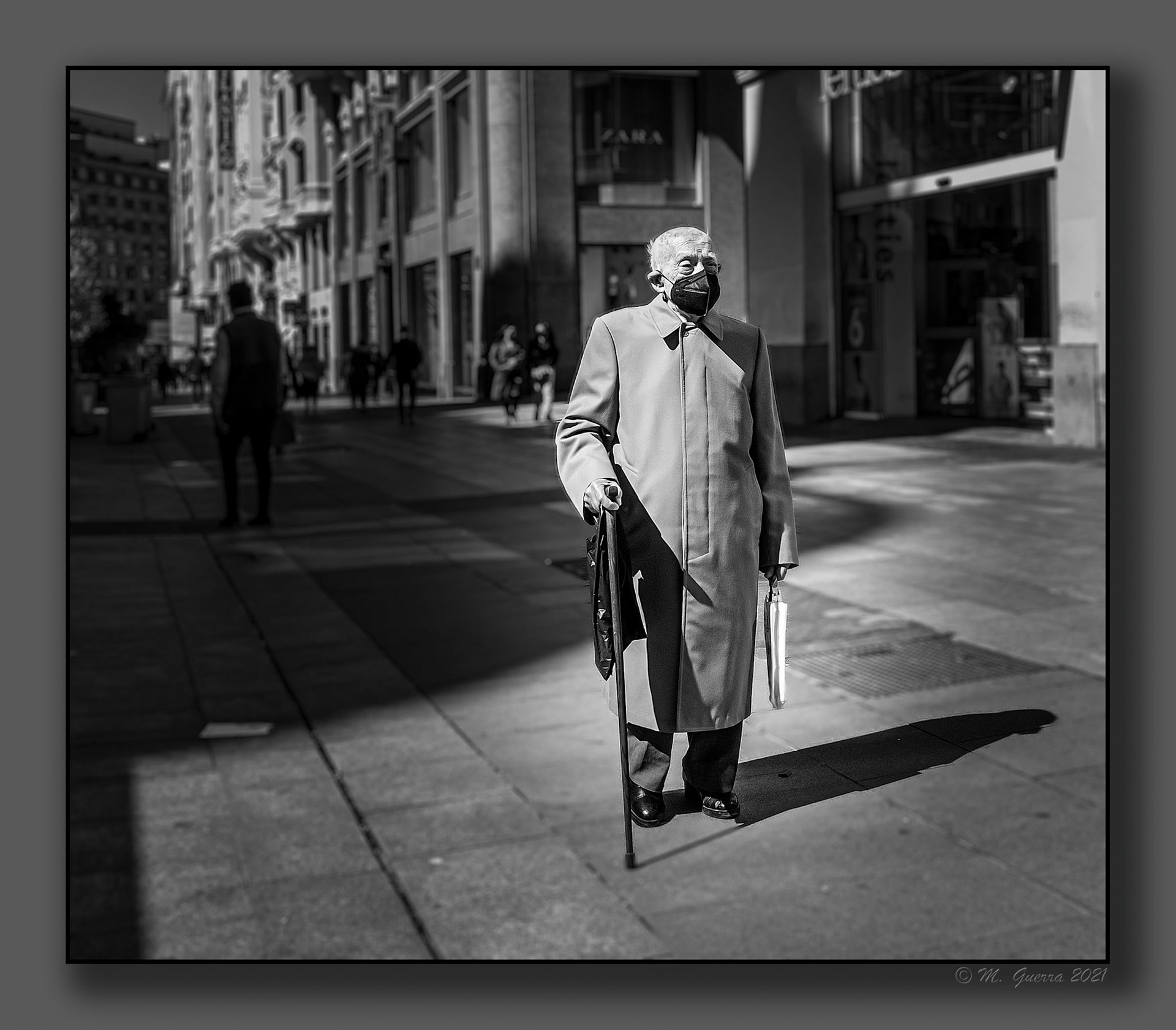 Anciano paeando. 100ASA