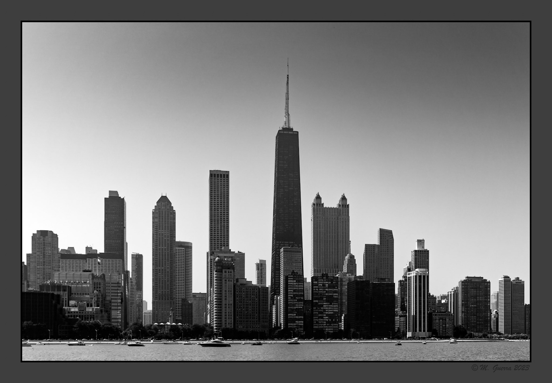 El Skyline de Chicago desde el barco del tour por el lago Michigan. 100ASA