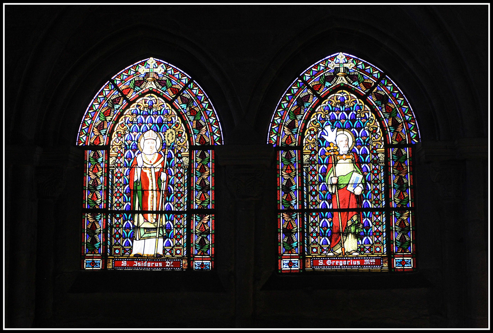 Vidrieras de San Isidoro y San Gregorio en la catedral de Lugo. Ampliar