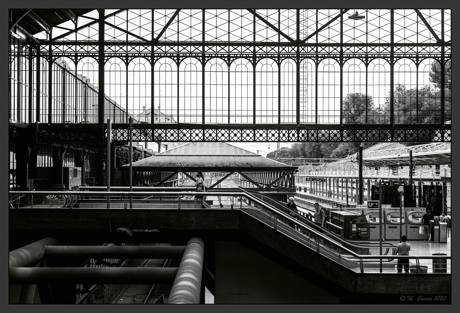 Interior del centro Príncipe Pío. Ampliar