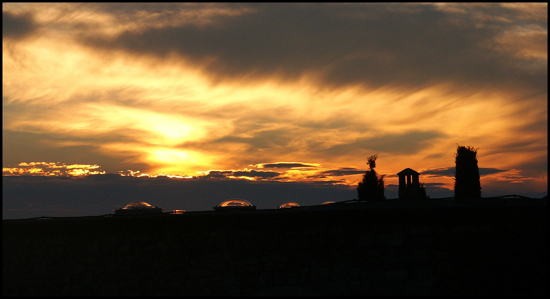 Atardecer en Trujillo sobre el aljibe. Ampliar