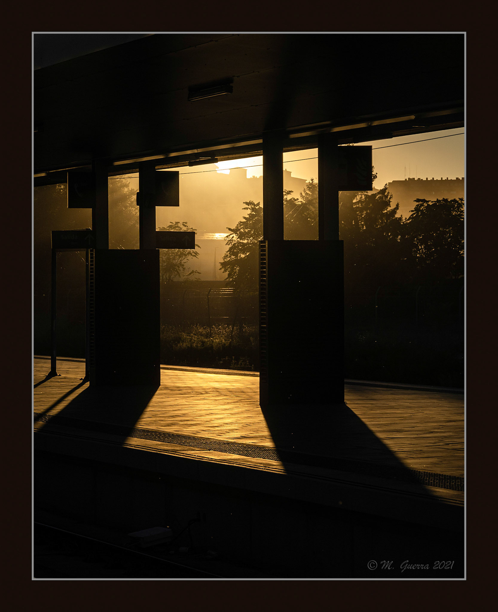 Atarcecer en la estación de tren de Zamora