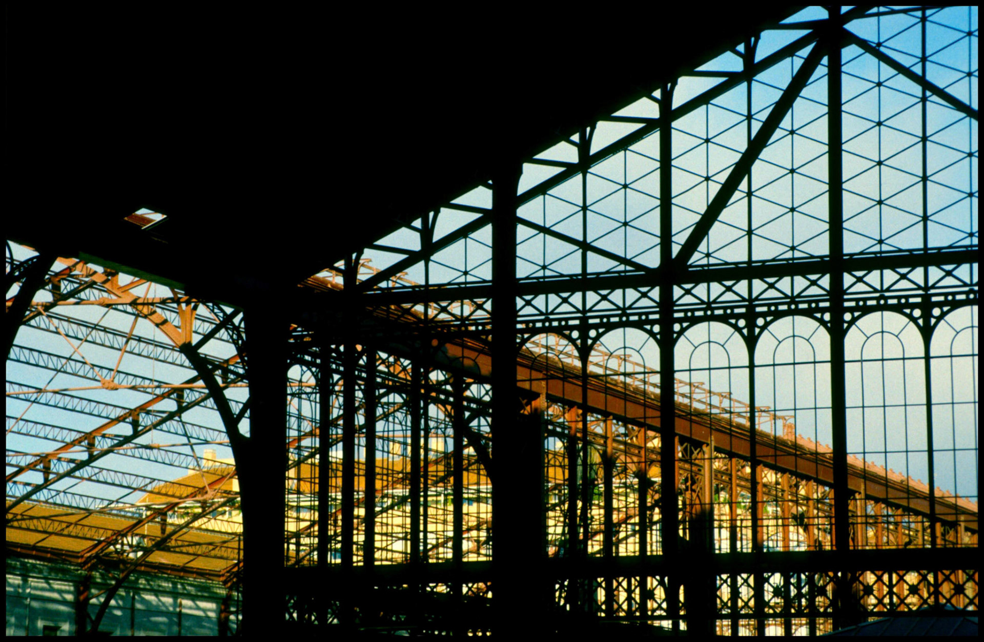 La Estación de Ferrocarril del Norte en Madrid. Ampliar