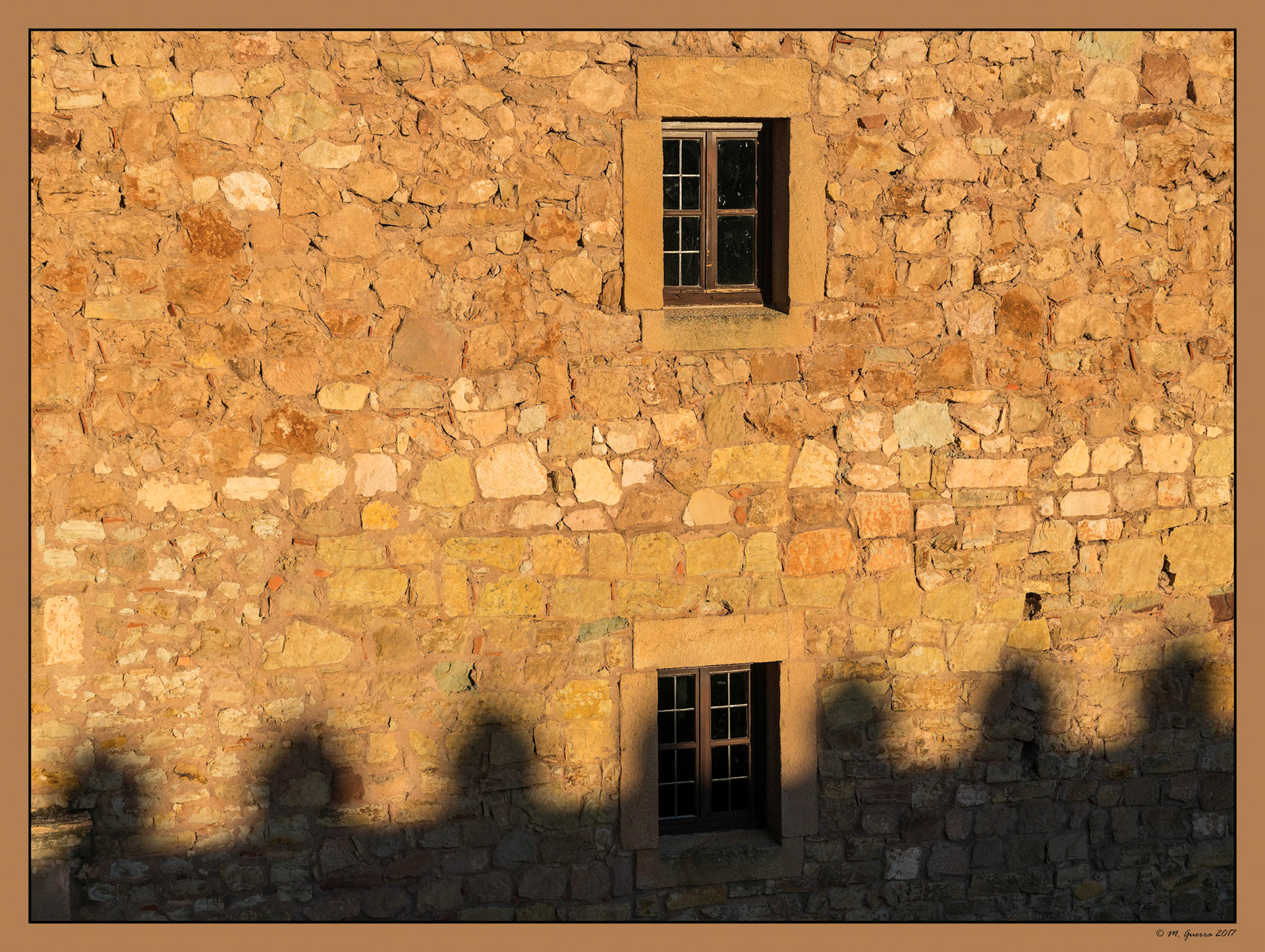 Patio del Parador de Sigüenza. Ampliar