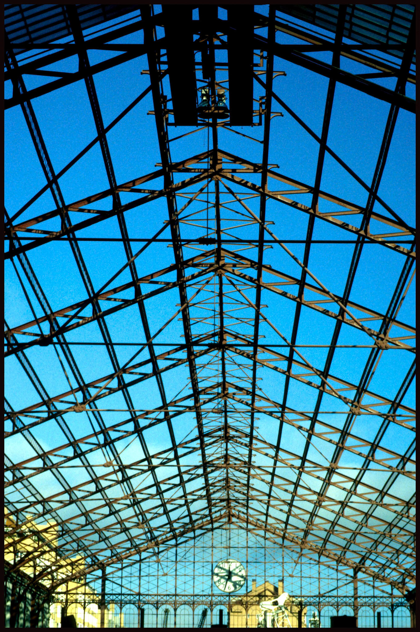 La estación de ferrocarril del Norte en Madrid. Ampliar
