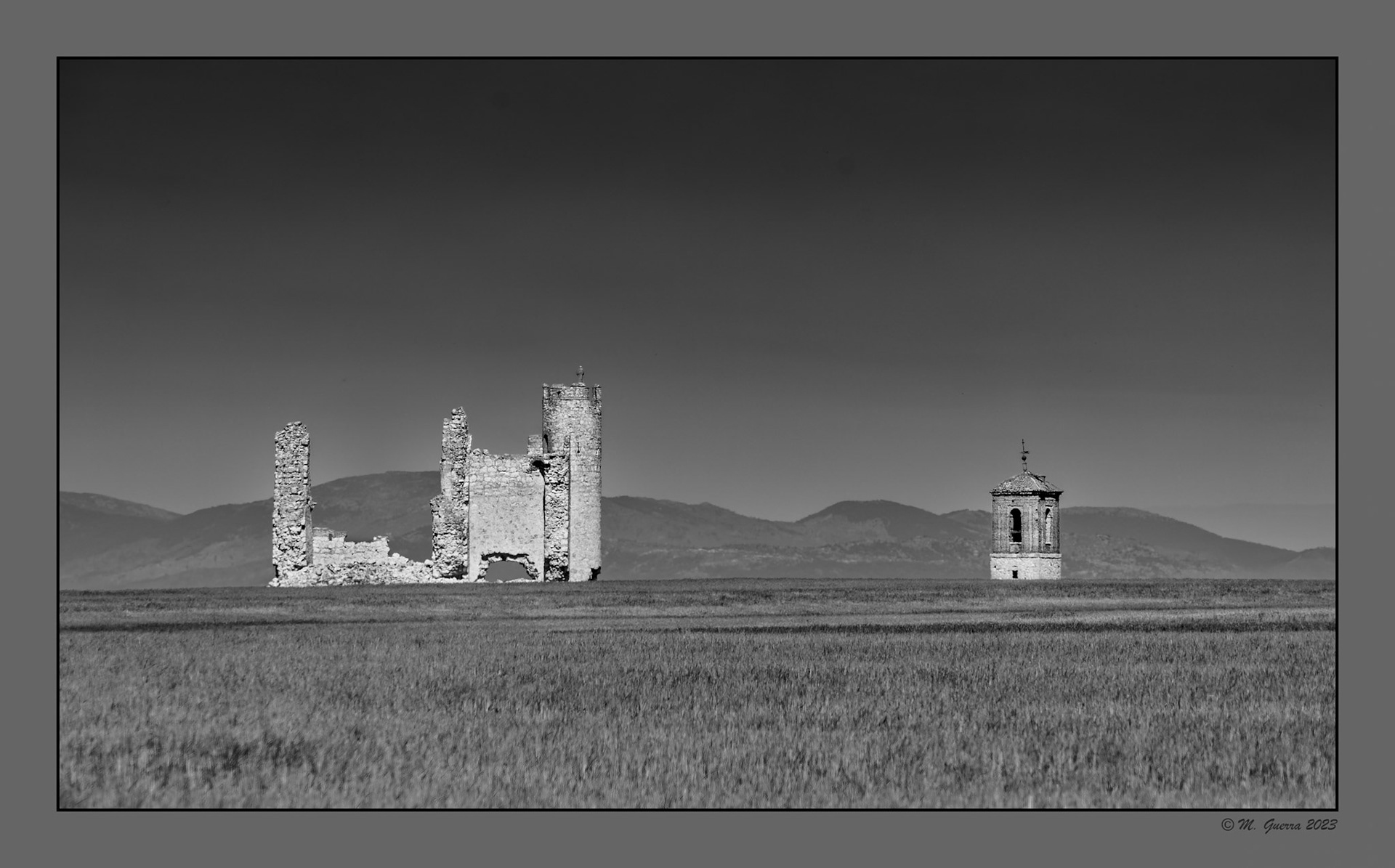 Ermita y restos del castillo de Caudilla. 100ASA