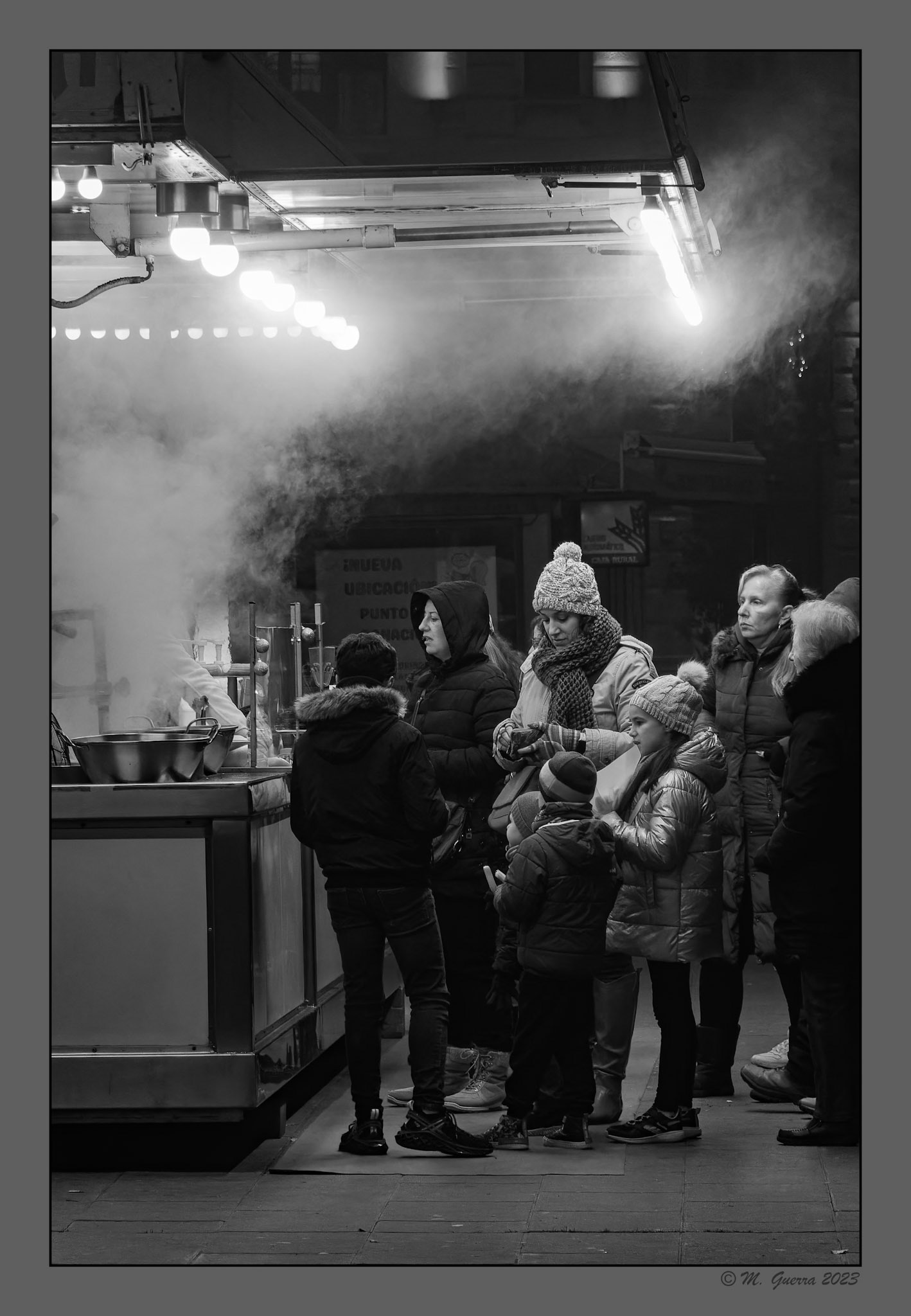 Cola en una churrería en la plaza de la Marina en Zamora. 100ASA