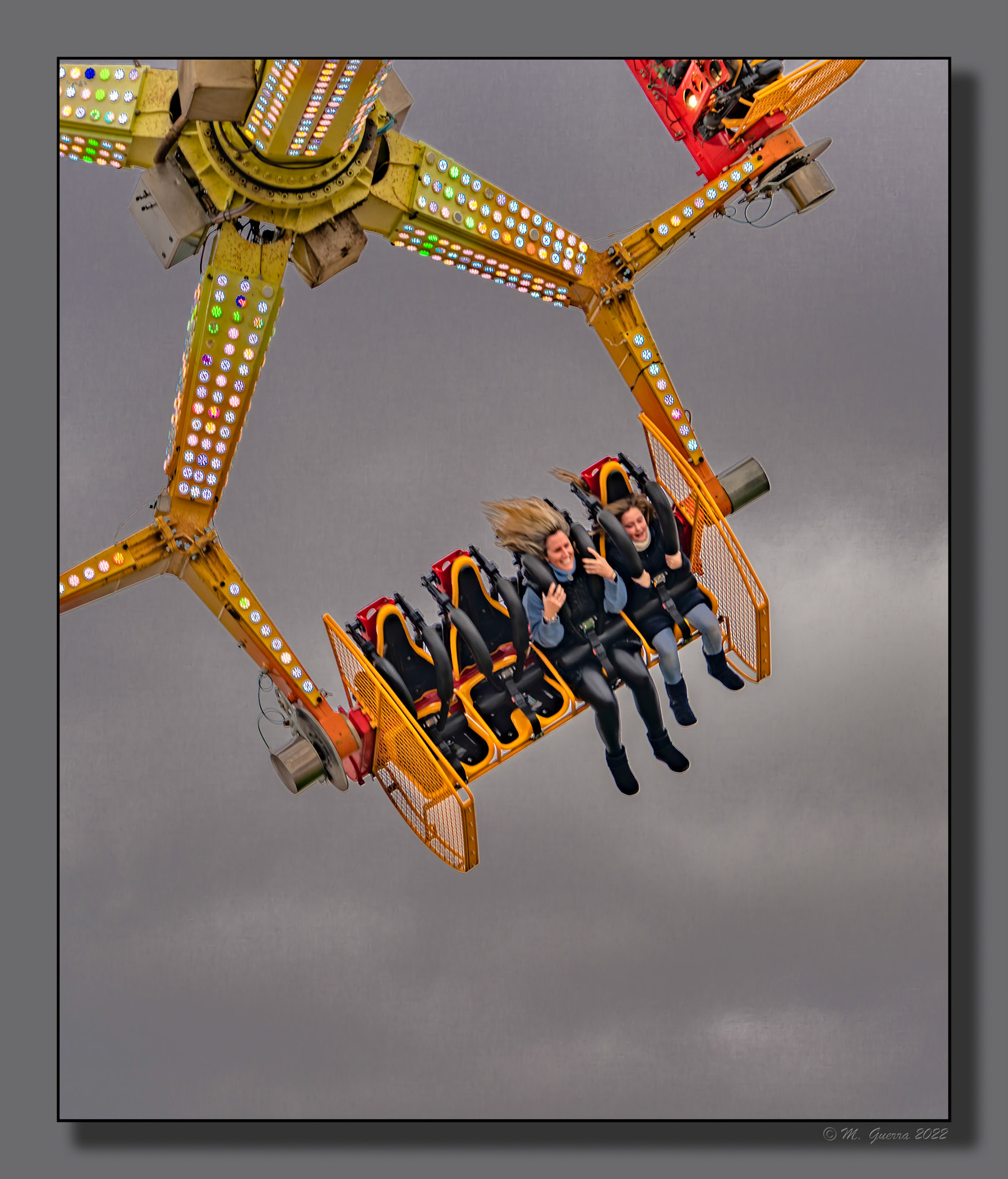 Atracción extrema de feria en el Ice Festival de Torrejón. 100ASA