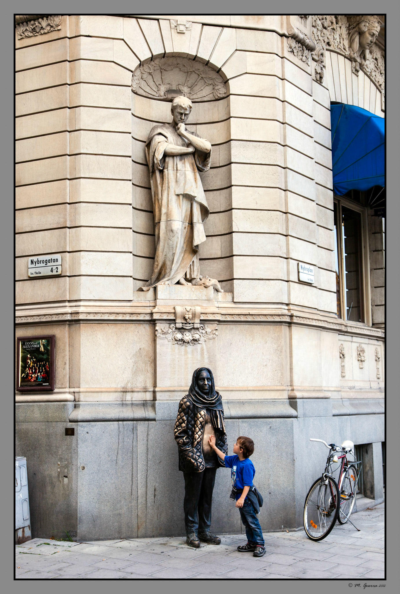 Estatua de bronce en Nybroplan en Estocolmo. Ampliar