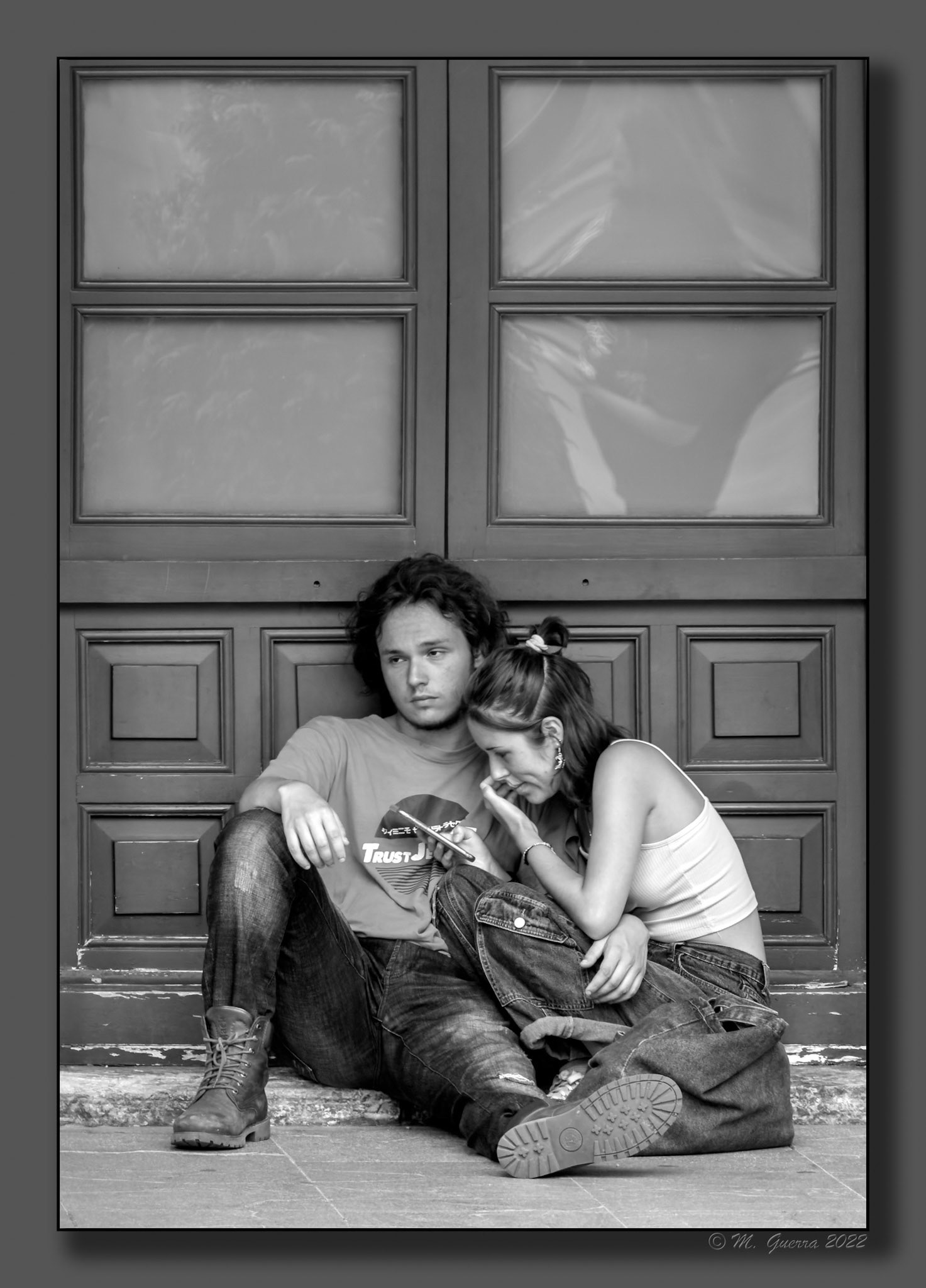 Pareja joven en Avilés. 100ASA
