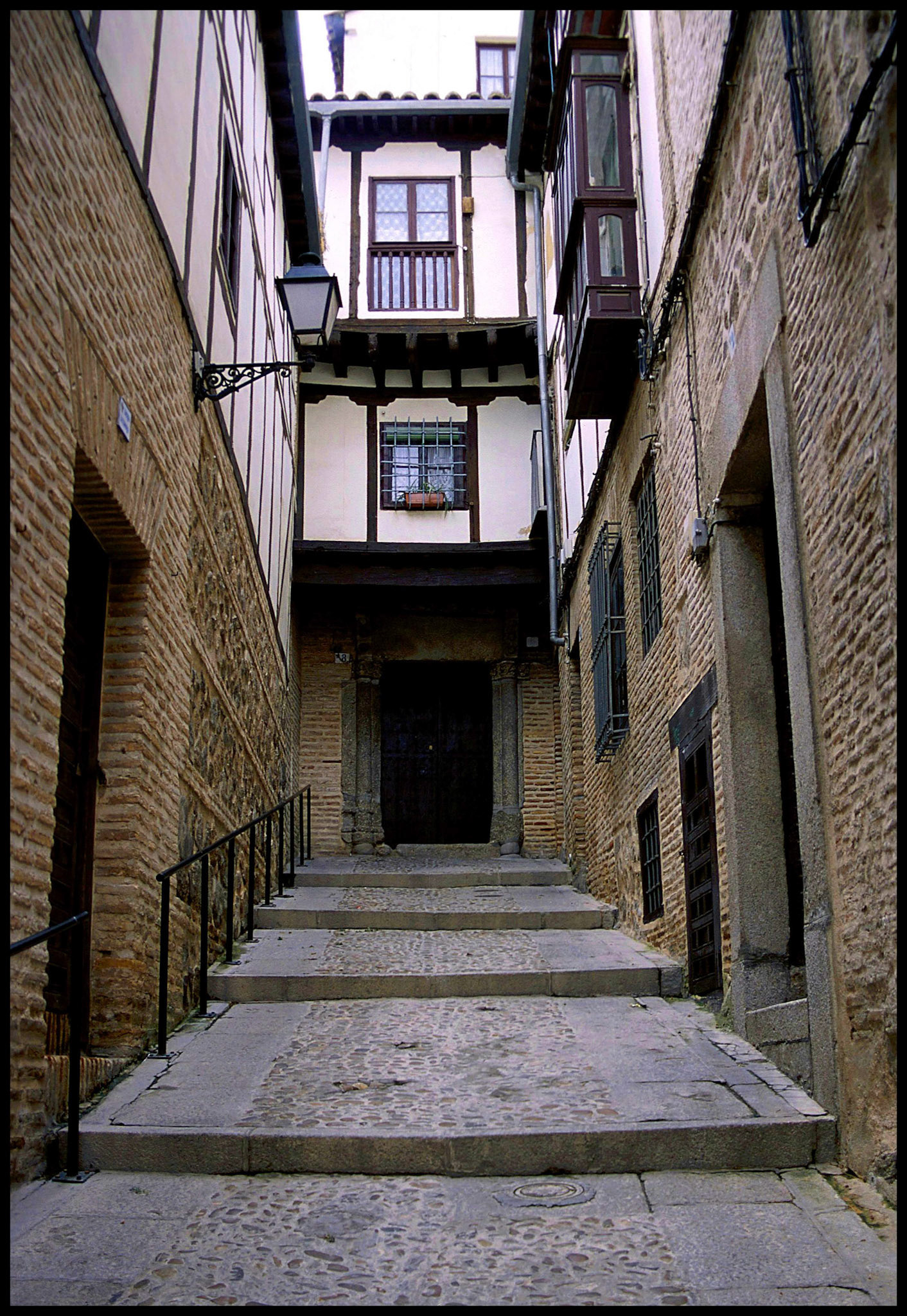 Calle en Toledo. Ampliar